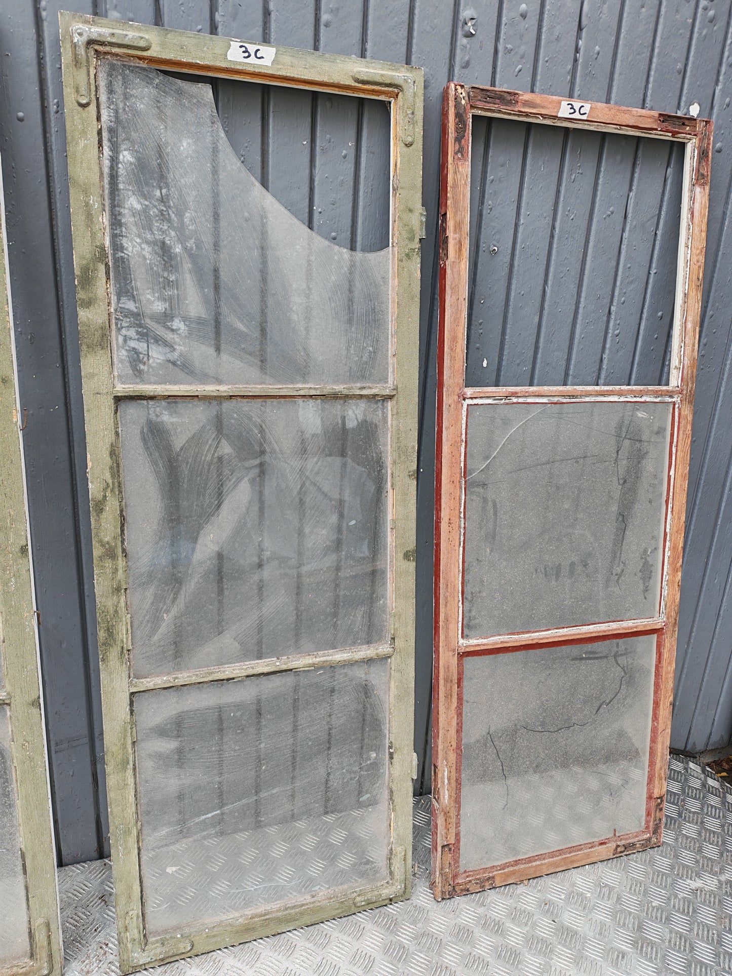ART 3C 3ST B51,5 H143 D3 GAMALT GLAS 600 KR PER ST ( 3ST RUTTOR BEHÖVER KOMPLETTERAS MED GLAS )