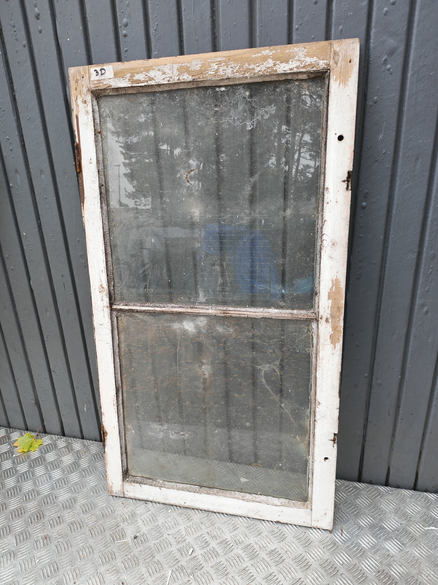 ART 3D 2ST B62 H112,5 D2,5 1250 KR PER ST ( MUNBLÅST GLAS )