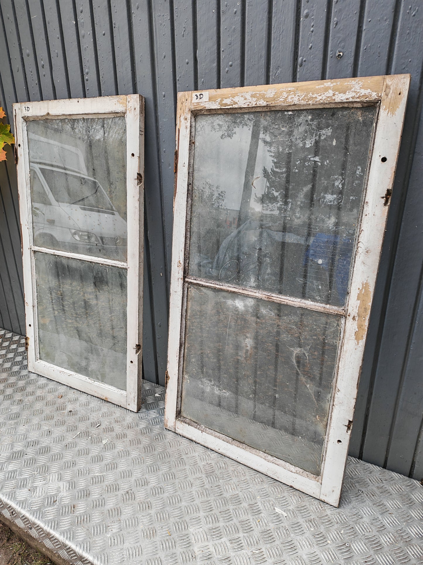 ART 3D 2ST B62 H112,5 D2,5 1250 KR PER ST ( MUNBLÅST GLAS )