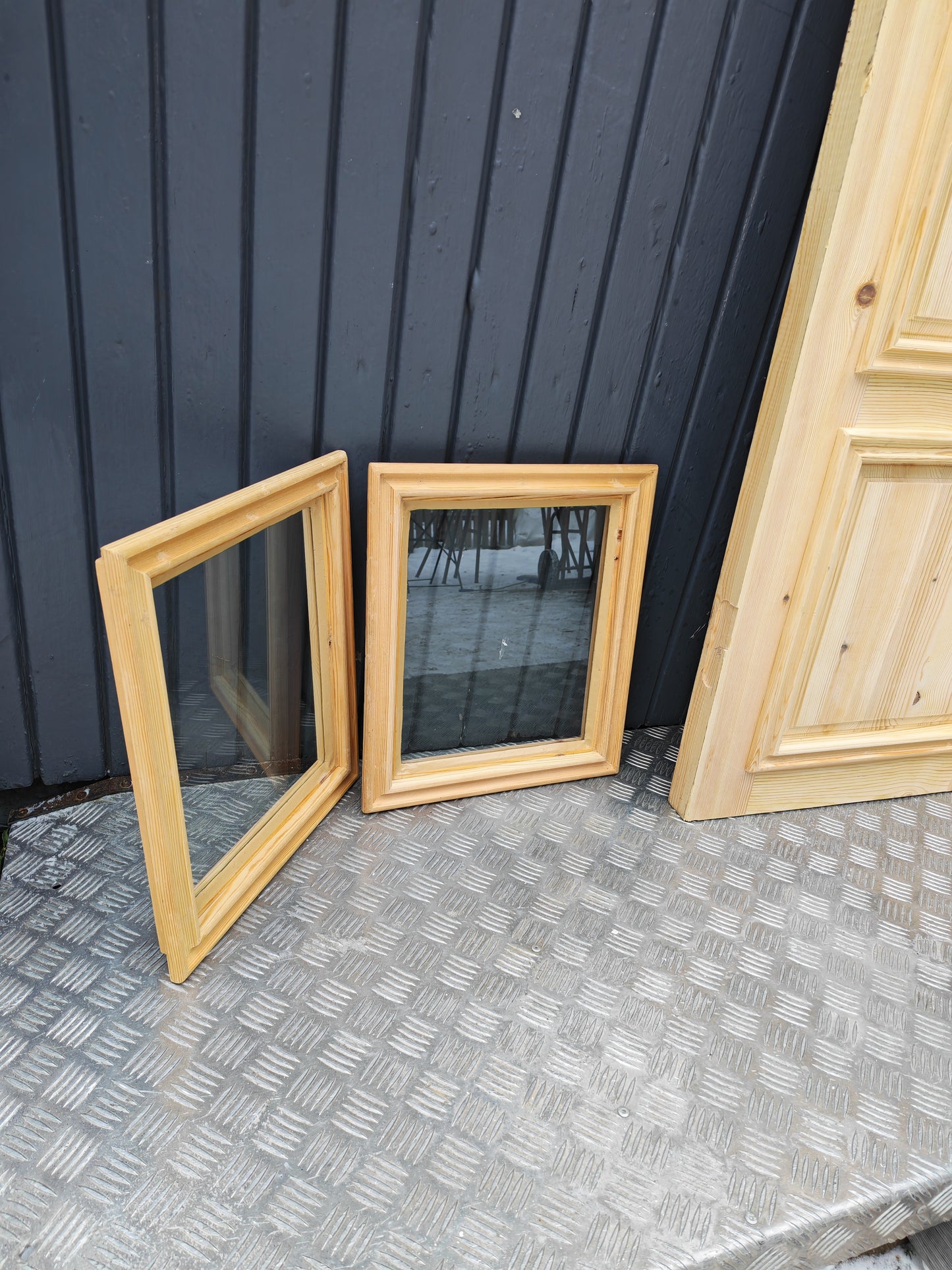 ART 6G B120 CM H210 CM ÖPPNAS HÖGER 19500 KR