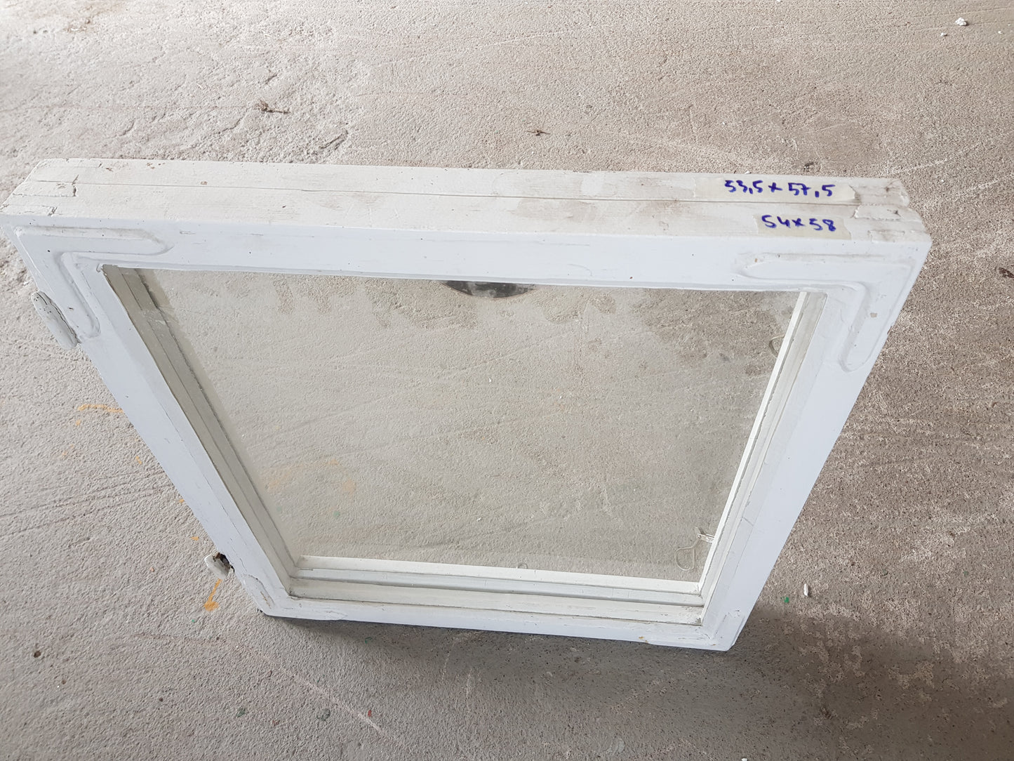 art 851 9st gamla fönster utan karm B53 H58 1500kr st (Borlänge)