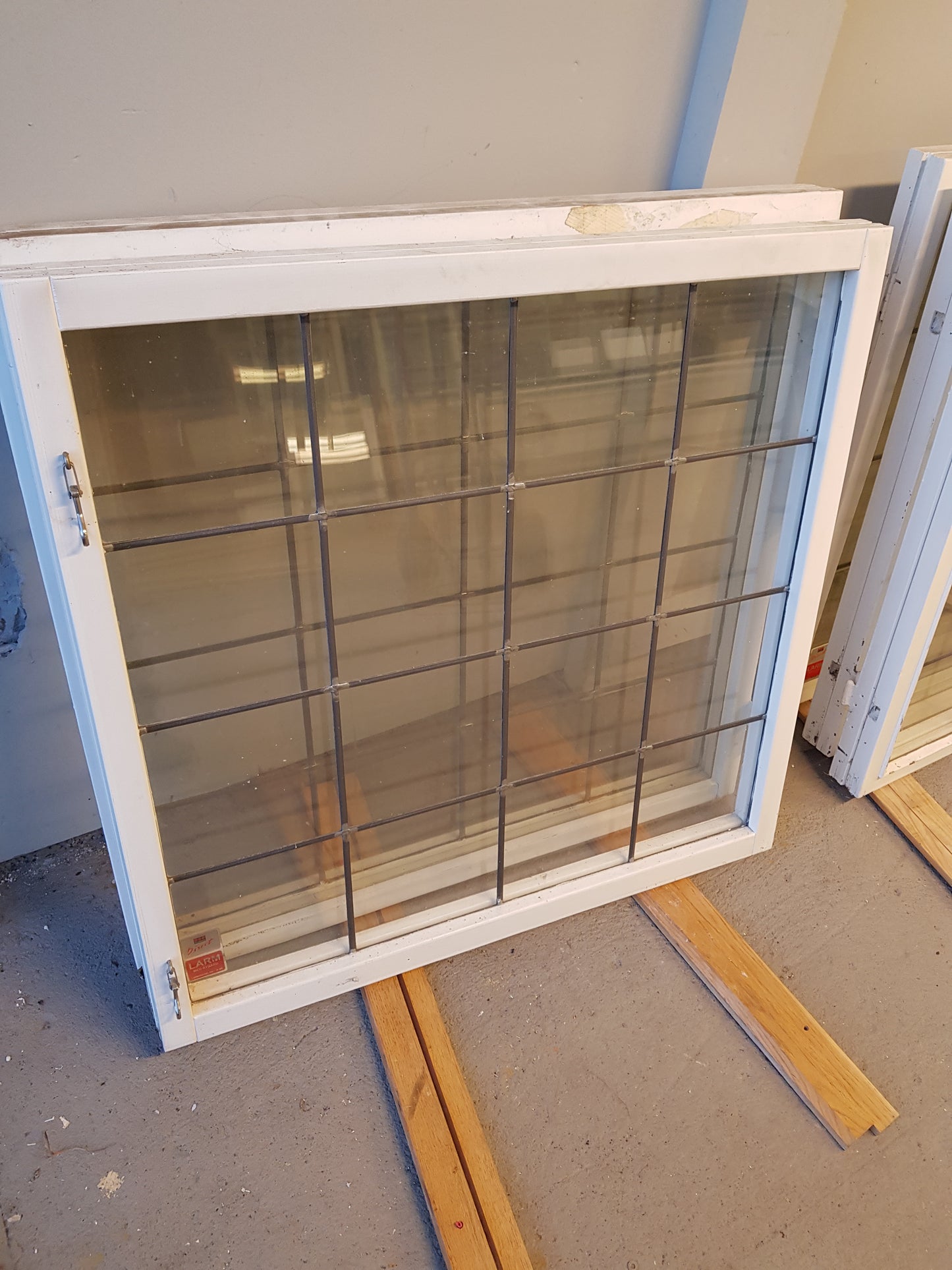 Art 834A b94 h92.2 2st 3500 kr st utan karm (Borlänge)