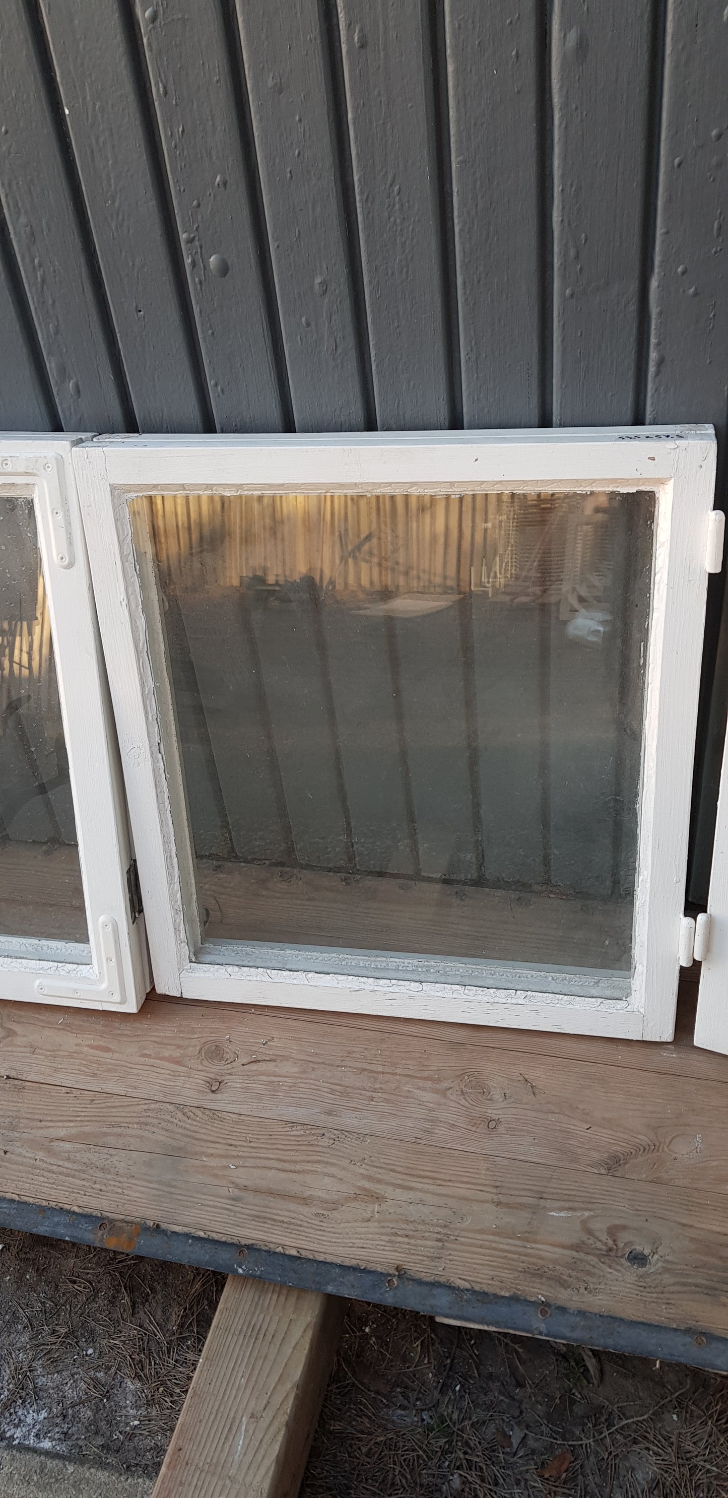 Art 851 6st gamla fönster MÅTT B53 H58 1500 kr st utan karm