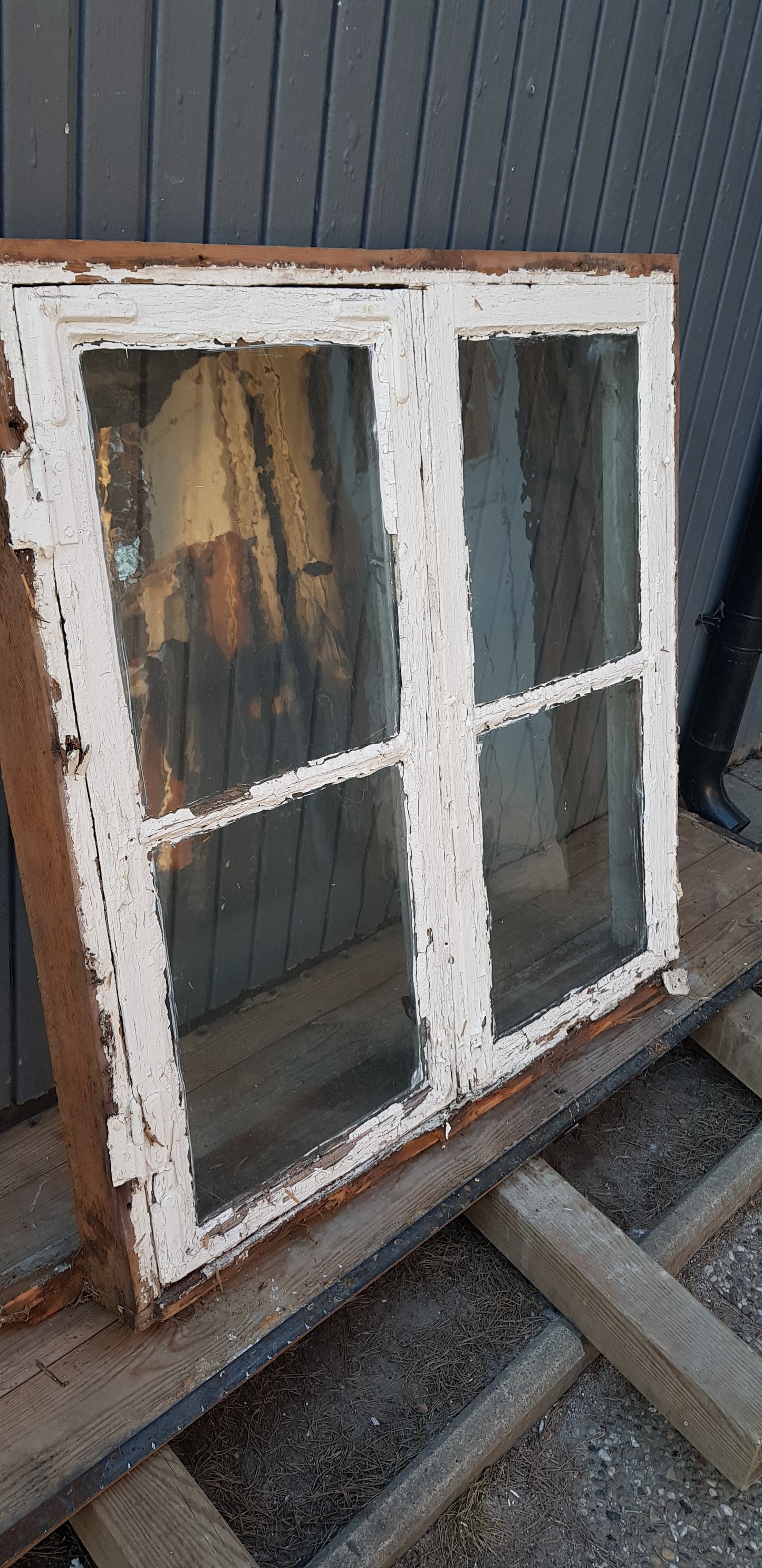 Art 256E b101 h105 d10 3500kr munblåst