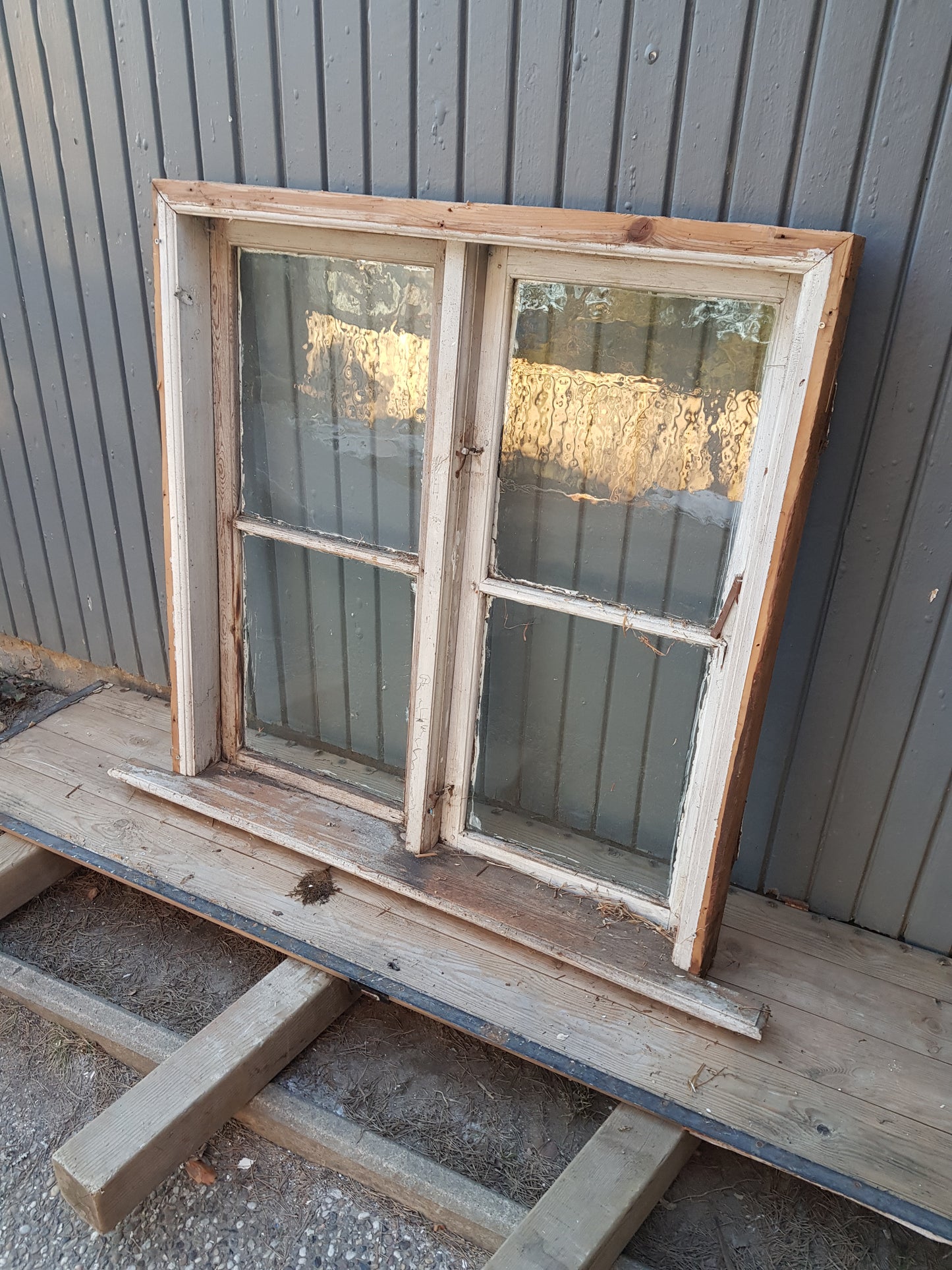 Art 256E b101 h105 d10 3500kr munblåst