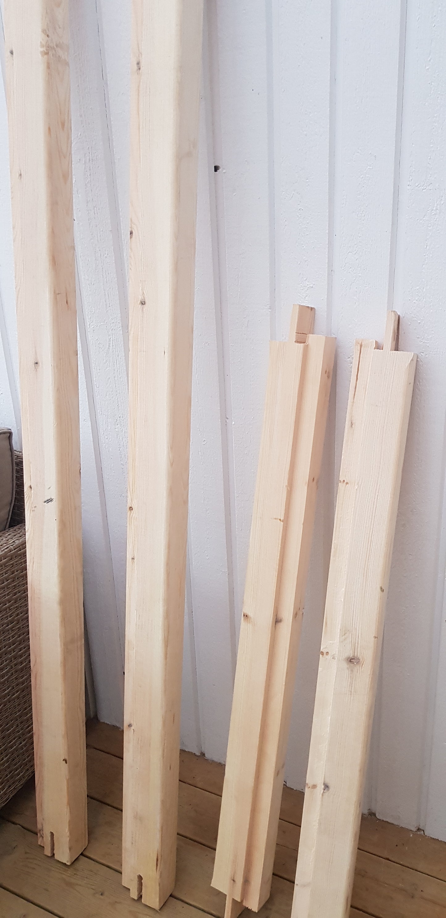 *Härlig och fin Antik pardörr komplett med nytillverkad karm Mått utan karm Bredd 47+56 cm Höjd 183 cm Djup dörrblad 3 cm Mått med karm: Bredd 112.5 cm Höjd 193.5 cm Djup 10 cm Pris pardörr: 9000 kr Pris nytillverkad karm: 1500 kr ARTIKELNUMMER 193