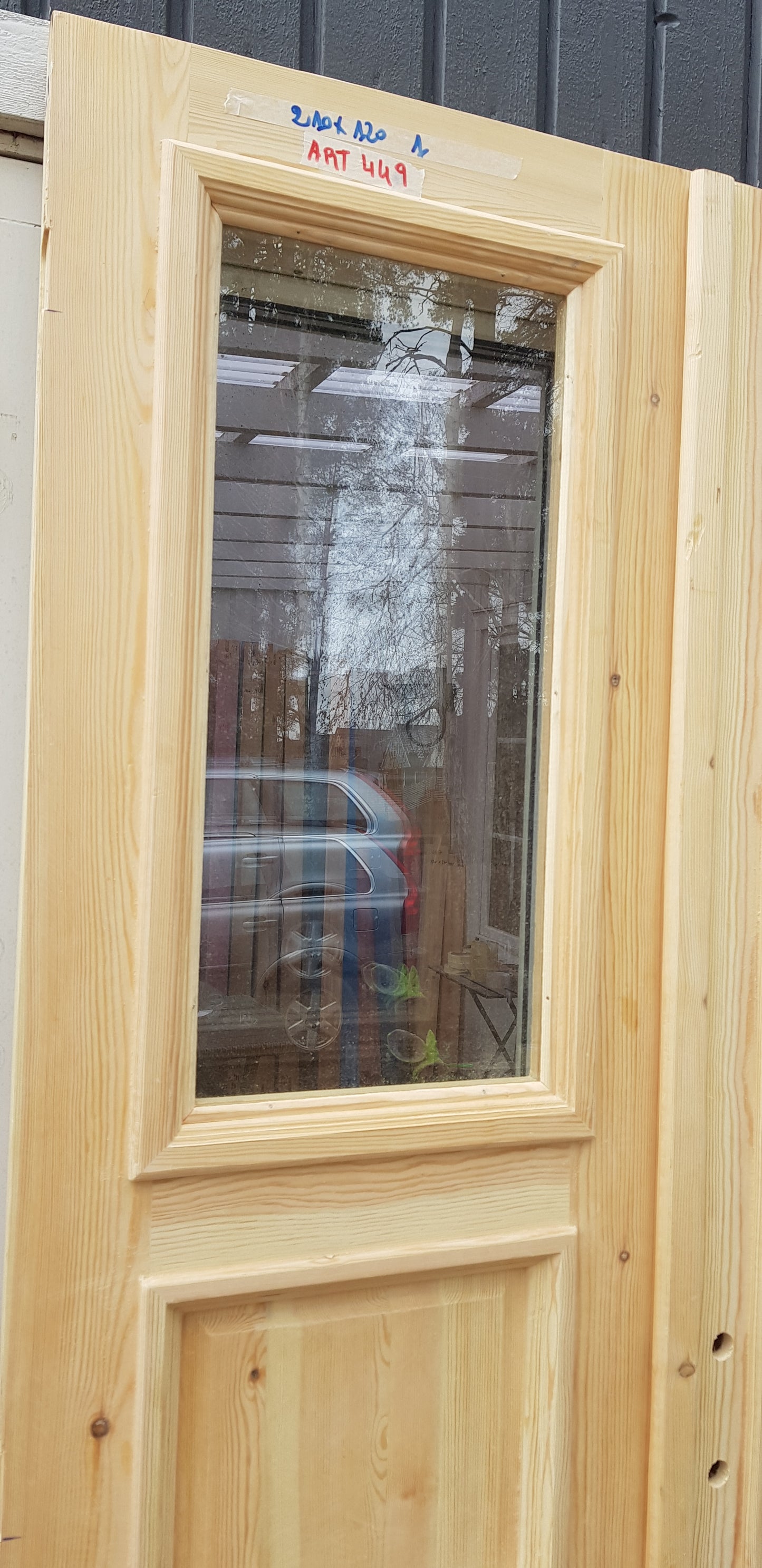 ART 449 Nytillverkad pardörr i gammal stil Mått B120 x H210 cm Öppnas utåt Handtag på höger sida Pris 15000 kr Tillkommer 1000 kr för gångjärn och låskista