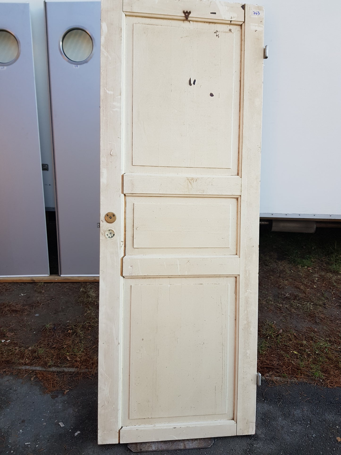 ART 763   B 74    H 200 D 4  PRIS 1500 KR HÖGER