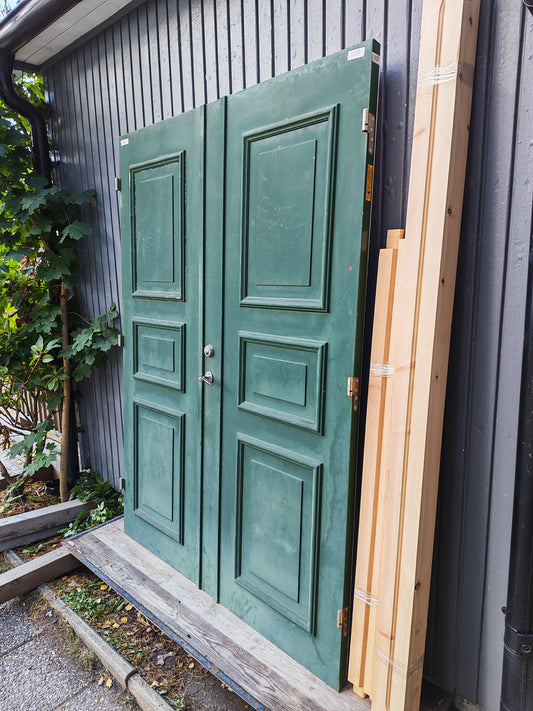 ART 112B B151 H212 MEN NY KARM PRIS 15000KR MODDEL BRUKSDÖRREN ISOLERAD