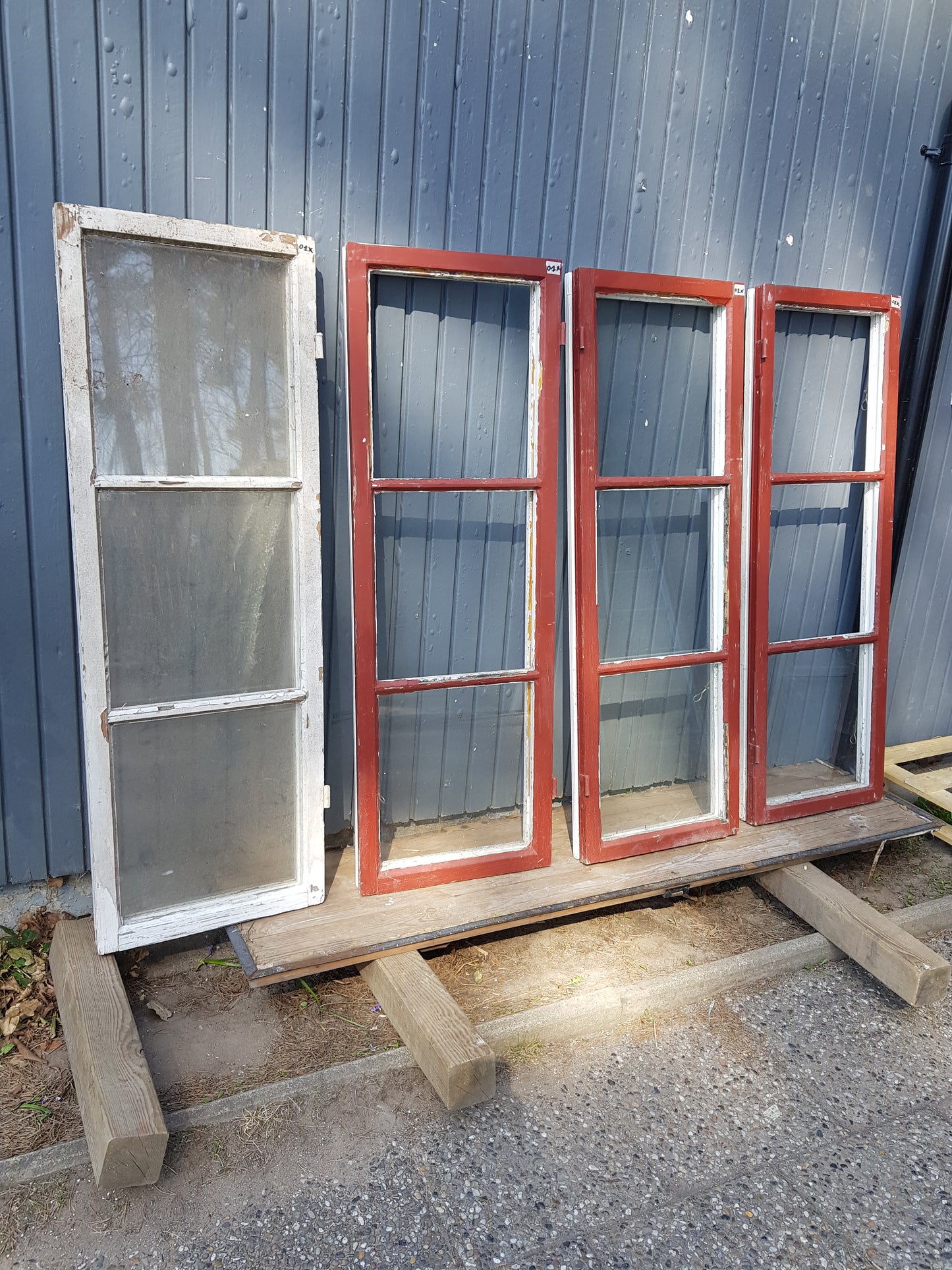Art 01X 4st B46.5 H137.5 D6.5 kopplade 900 st äkta spröjs några rutor är trasiga.