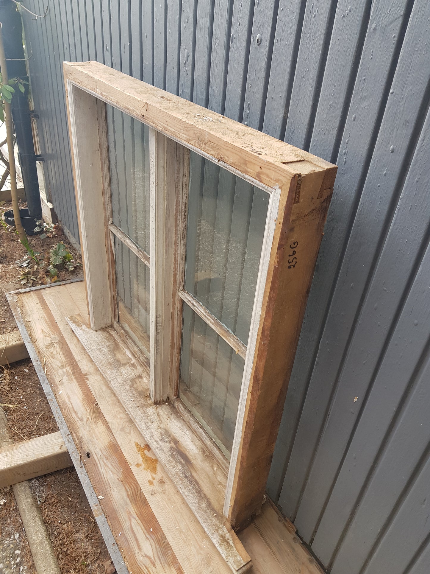 256G B103 h106 d10.5 munblåst 3000kr