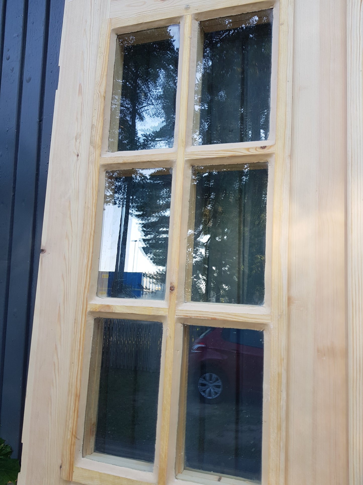 ART 673 Nytillverkad pardörr i gammal stil Mått B130.5 x H211 cm Öppnas utåt Handtag på höger sida Pris 15000 kr Tillkommer 1000 kr för gångjärn och låskista