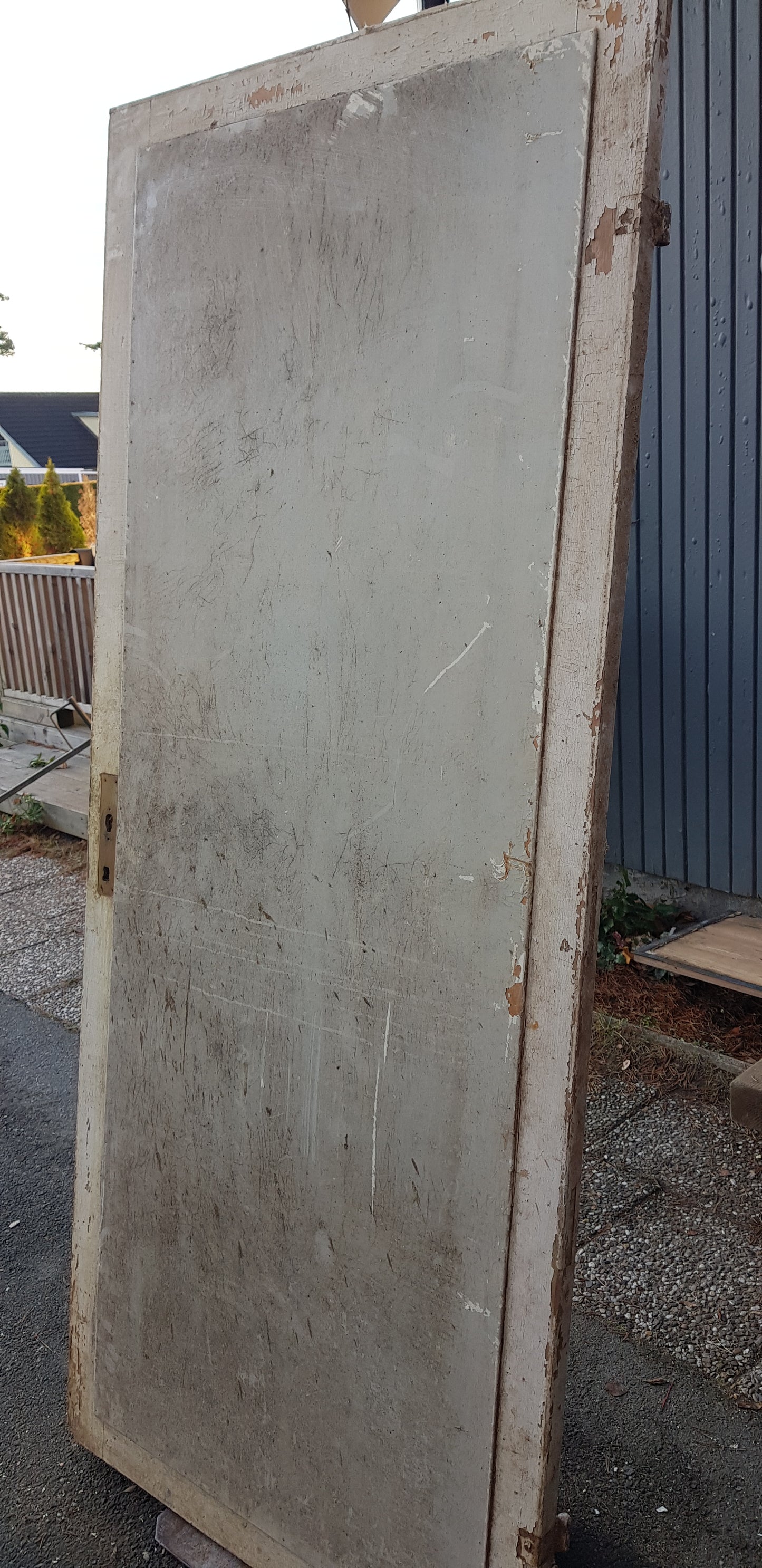 ART 761 B 86.5 H 200.5 D 3.2 PRIS 2500 KR VÄNSTER