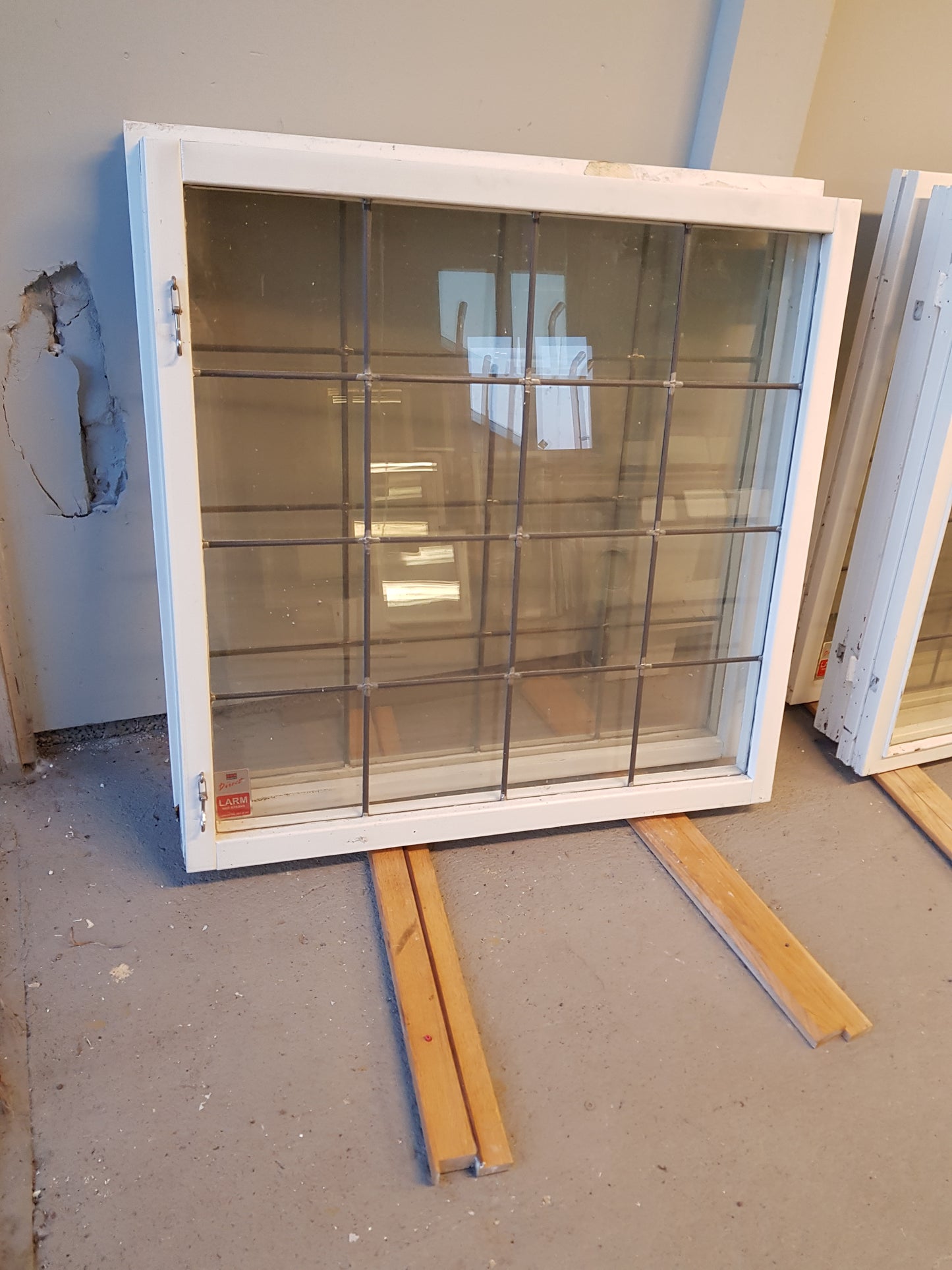 Art 834A b94 h92.2 2st 3500 kr st utan karm (Borlänge)