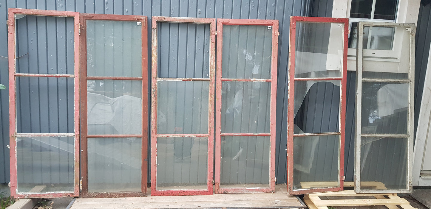 Art 01T 6st B53 H151 D3 munblåsta 3st hela i glas 3st någon ruta sönder 1000 kr per st