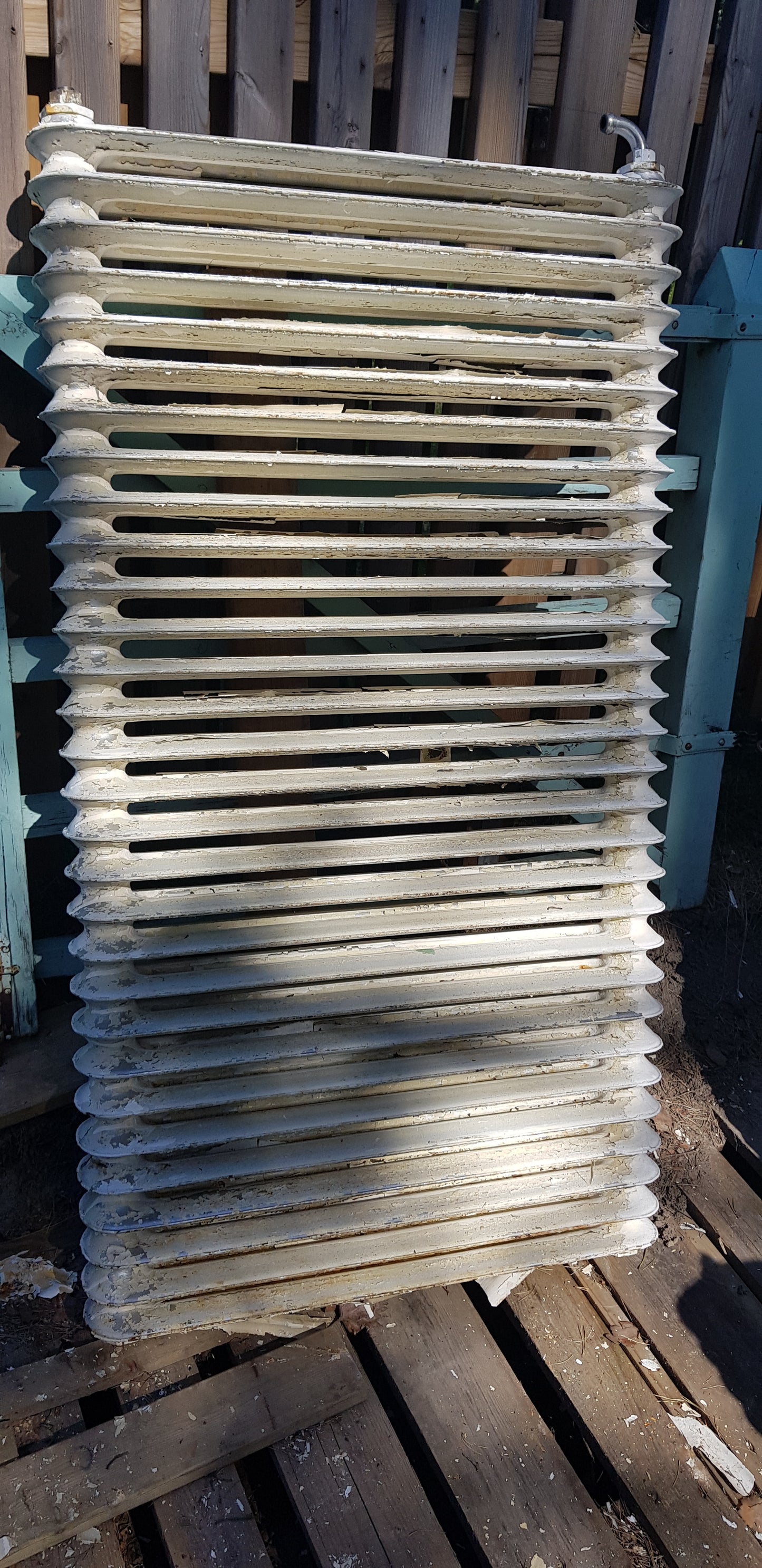 ARTIKELNUMMER 522 Fin gammal Element/Radiator B 140 H 75 D13 Pris 2500 KR