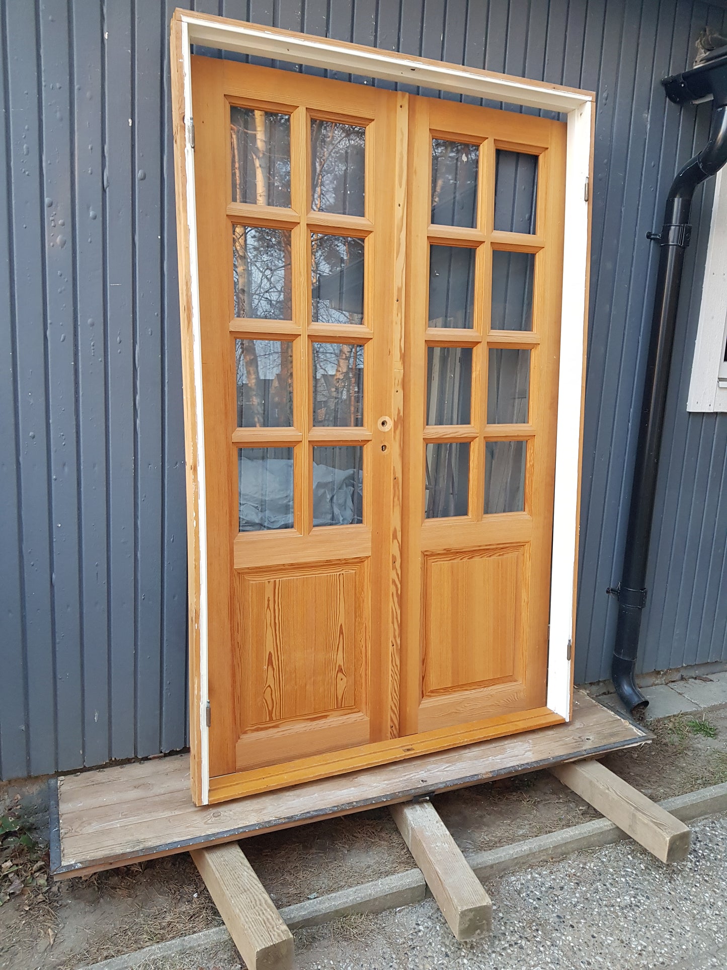 Art 855 b130 h210 d9.5 pris 9000 med karm inomhus