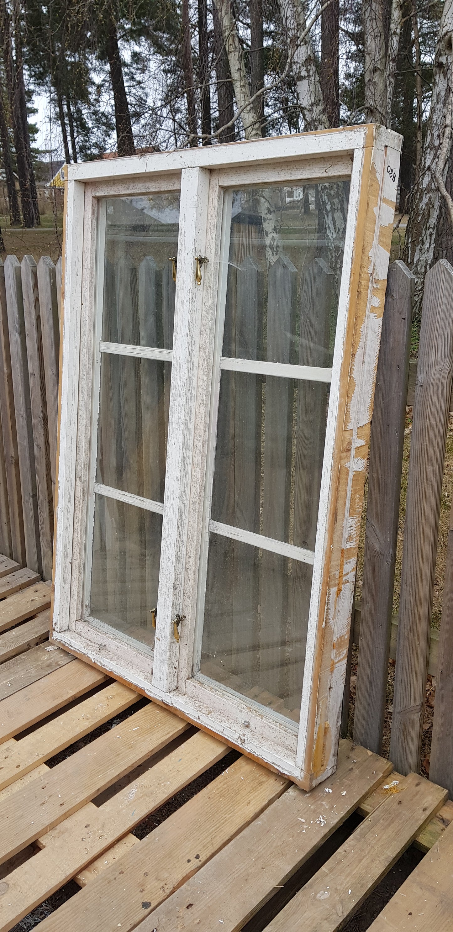 Art 02B 1st B98.5 H138.5 D10.5 kopplade med äkta spröjs 4500 kr