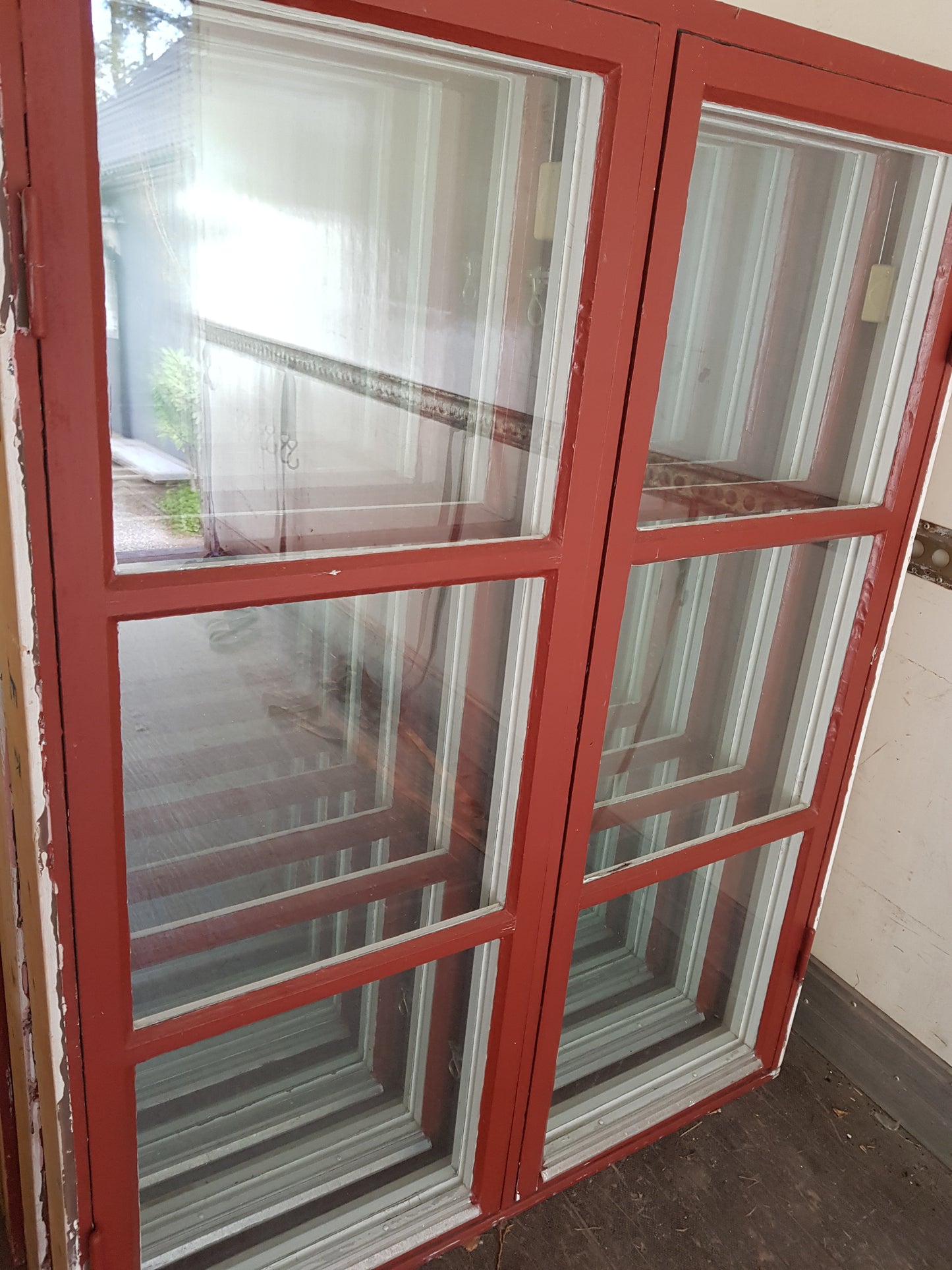 Art 03G 4st 4st fönster med karm B 110 H147 D 10.5 4500kr st