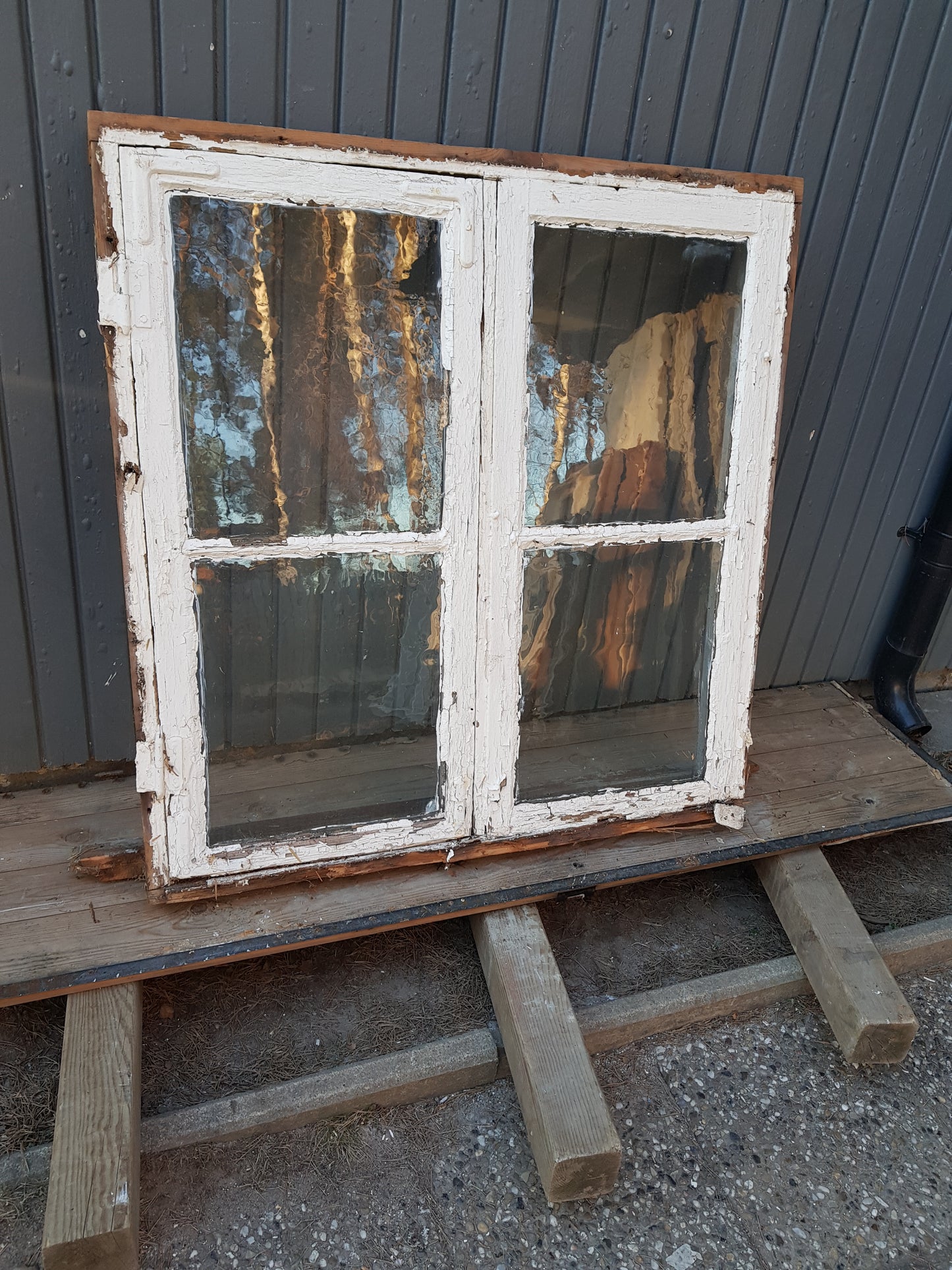 Art 256E b101 h105 d10 3500kr munblåst