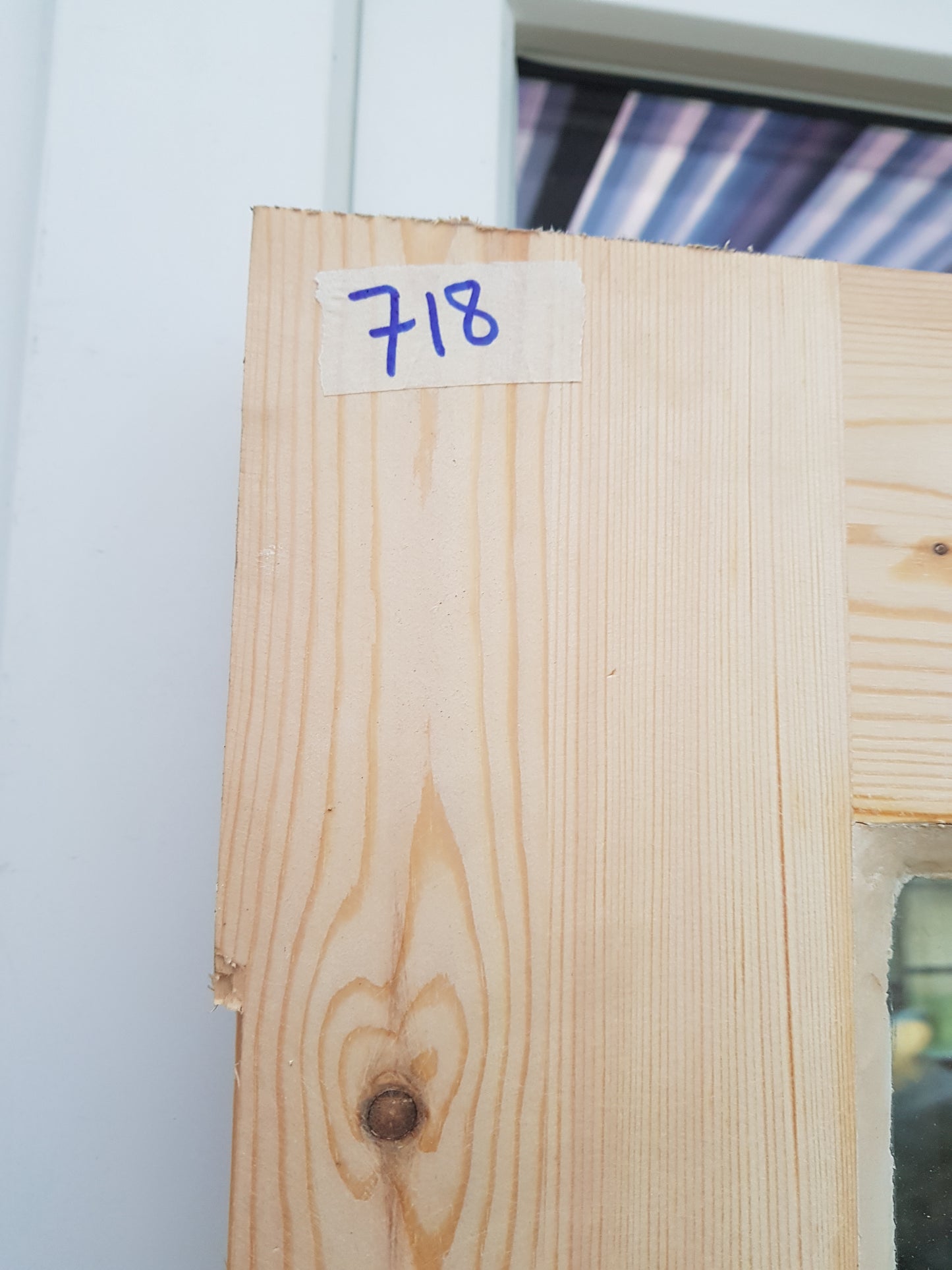 ART 718 Nytillverkad pardörr i gammal stil Mått B130 x H210 cm Öppnas utåt Handtag på höger sida Pris 15000 kr Tillkommer 1000 kr för gångjärn och låskista