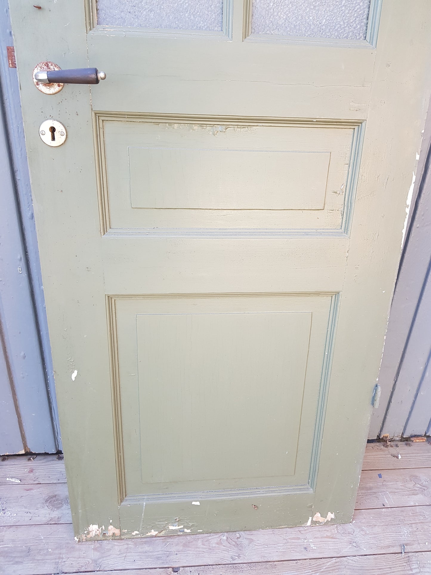 ART 02G B64.5 H193.5 D3.5 PRIS 4000KR Dörr med glas.