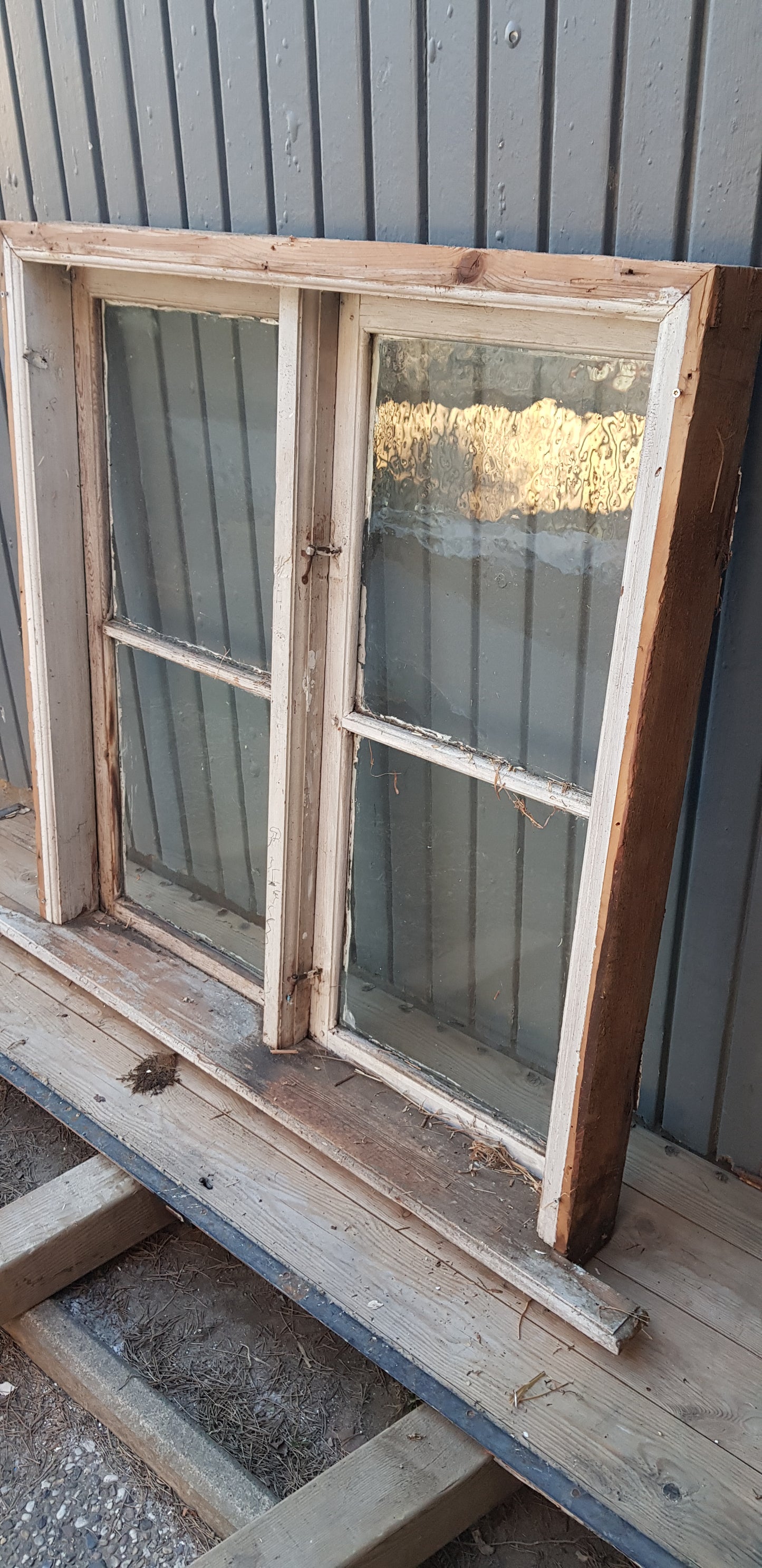 Art 256E b101 h105 d10 3500kr munblåst