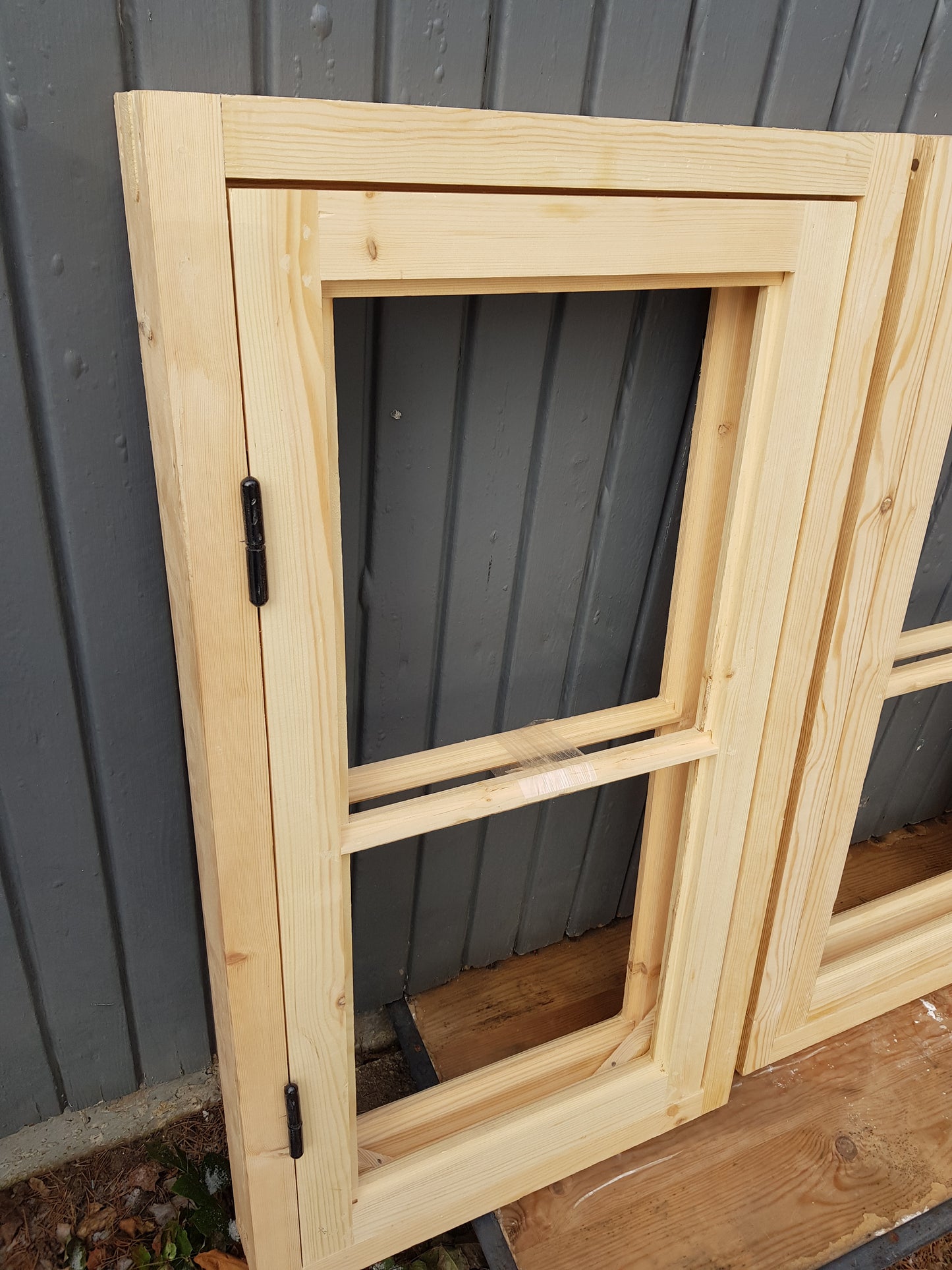 Art 832A 4st nytillverkad fönster med glas B53 H98 D10 pris 3000kr per st