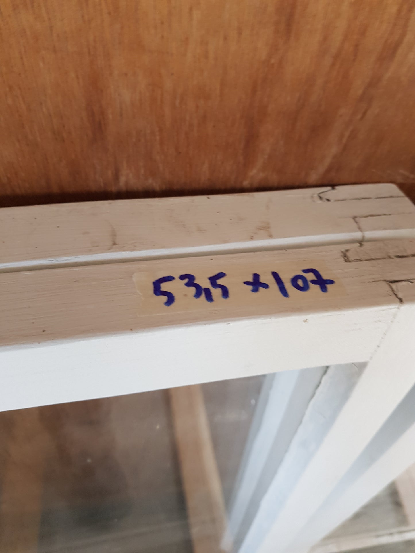 Art 852E    2st gamla fönster utan karm b 53.5 h107 1000kr st (Borlänge)