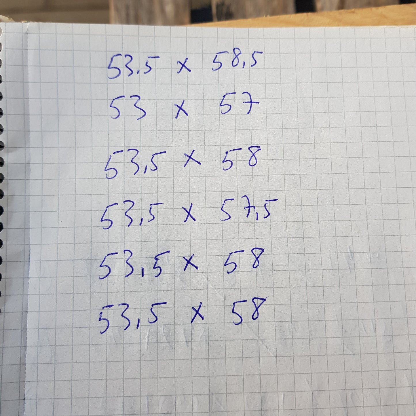 Art 851 6st gamla fönster MÅTT B53 H58 1500 kr st utan karm