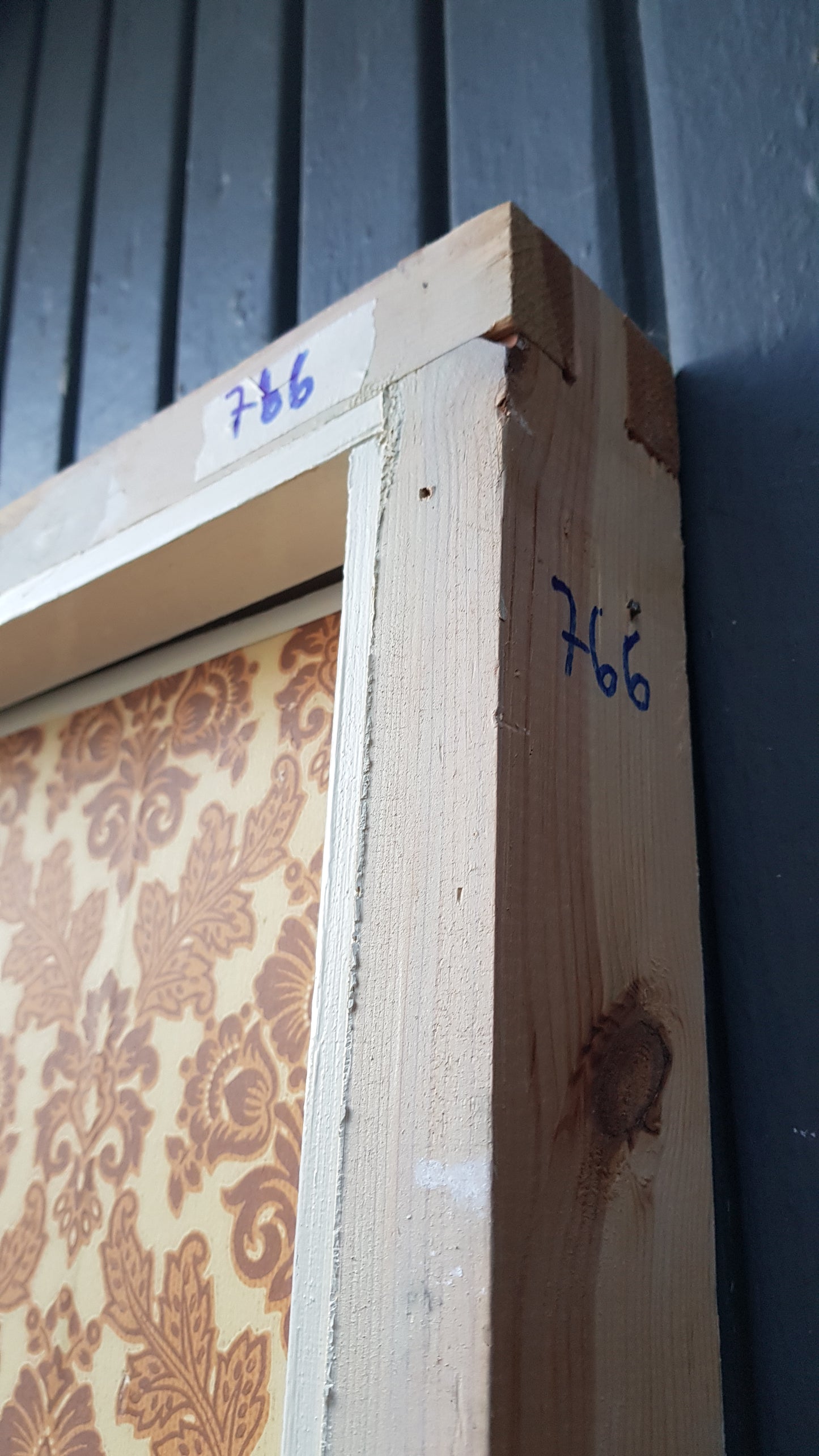 ART 766 B70.2 H210 D7.5 PRIS 2500 KR HÖGER