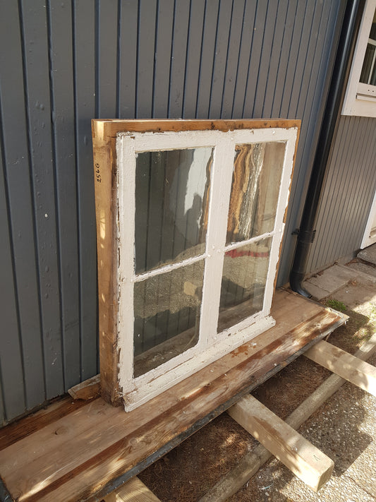 256G B103 h106 d10.5 munblåst 3000kr