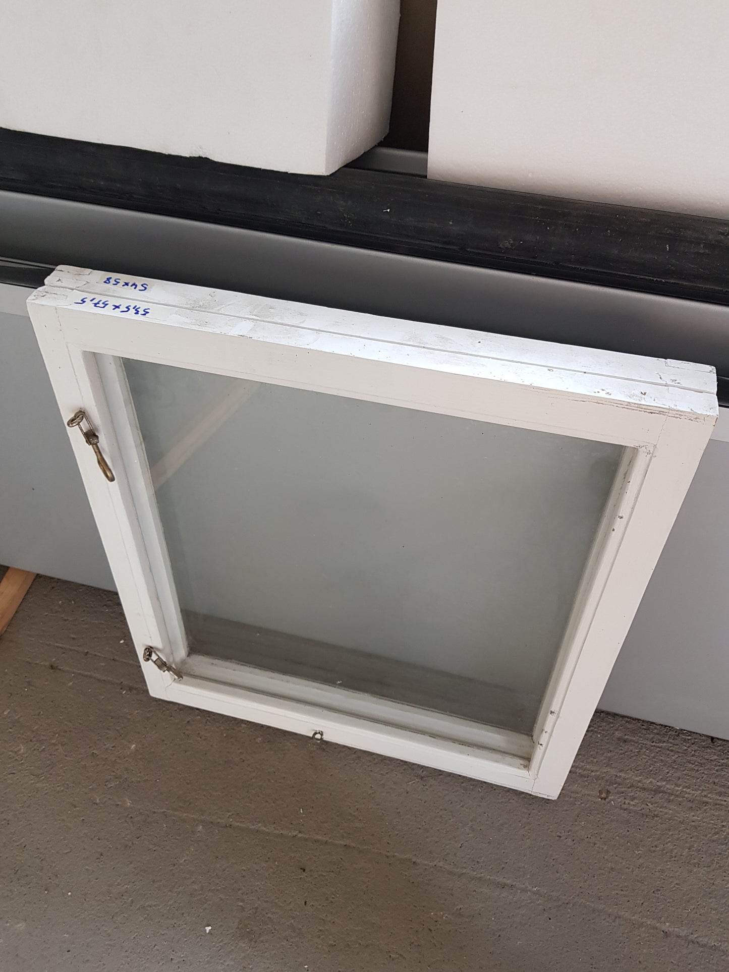 art 851 9st gamla fönster utan karm B53 H58 1500kr st (Borlänge)