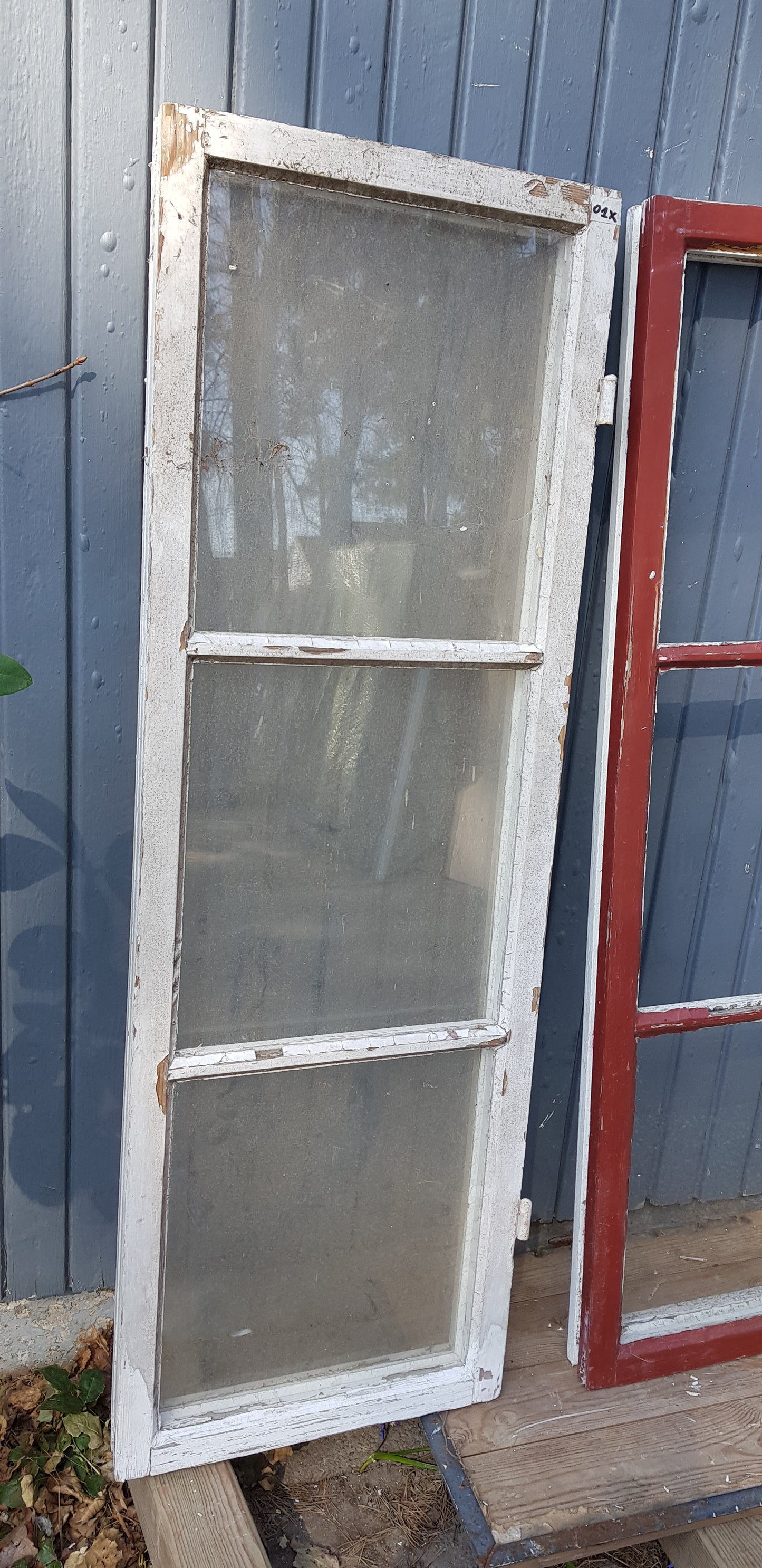 Art 01X 3st B46.5 H137.5 D6.5 kopplade 900 st äkta spröjs några rutor är trasiga.