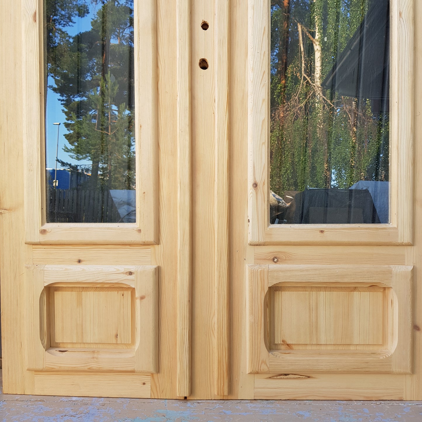 ARTIKELNUMMER 611 Nytillverkad pardörr med glas Mått: B 130 H 200 Pris: 15000 kr