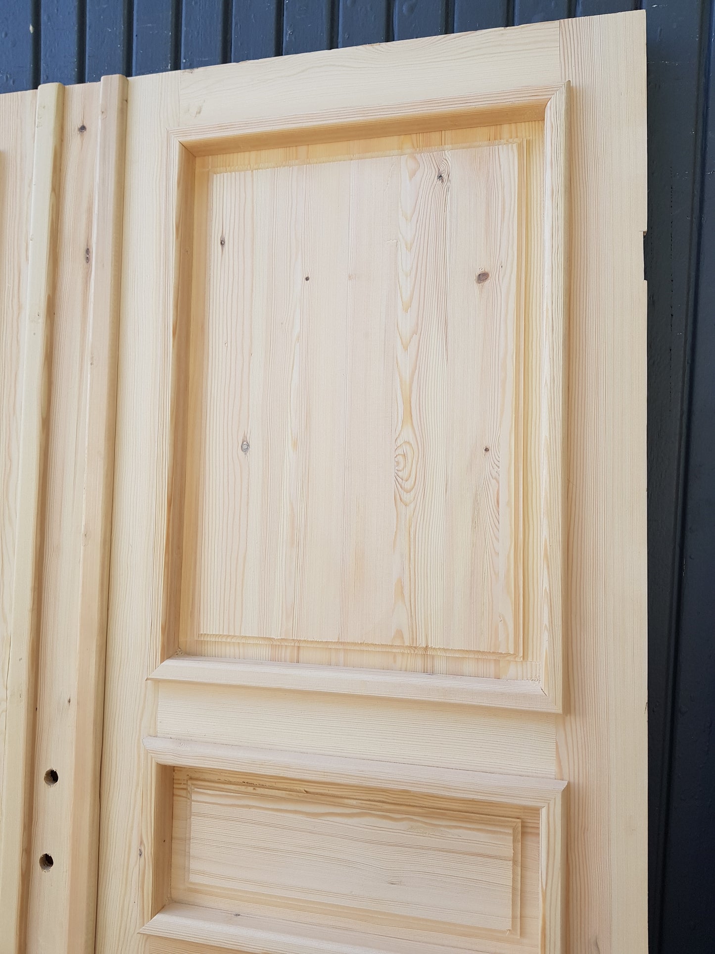 ARTIKELNUMMER 610 Nytillverkad pardörr med speglar. Mått: B 150 H 215 med över ljus Mått: B 150 H 200 utan över ljus pris: 16000 kr