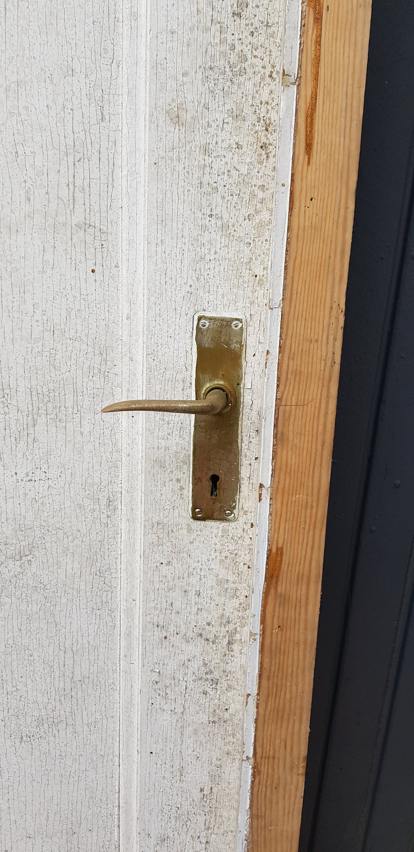 ARTIKELNUMMER 199 b98. h219. d10 höger pris 2500 kr