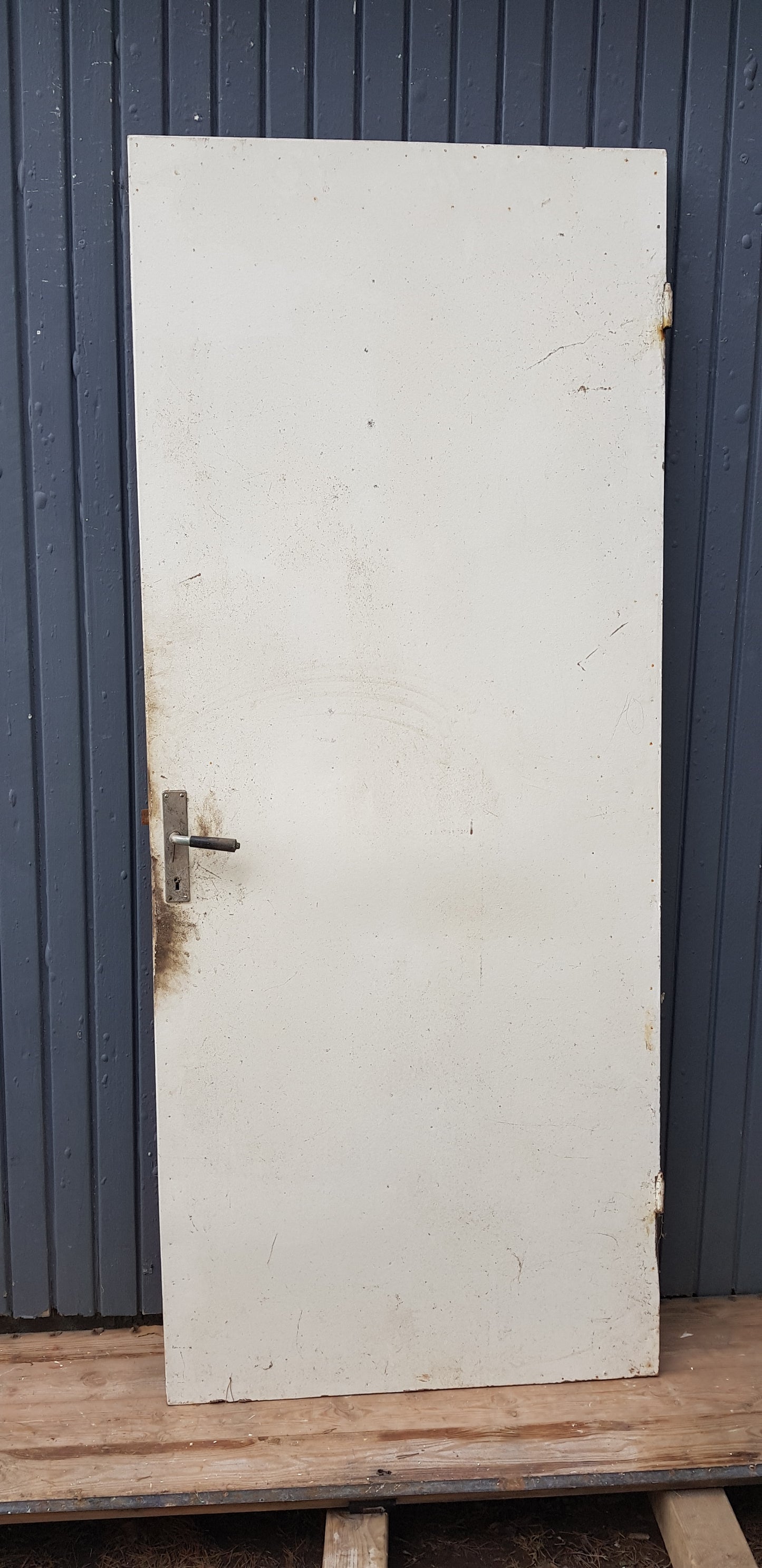 Art 20i b84.5 × h203 D5 pr 4000 kr går att ta bort skivan ser likadan utsidan och insidan