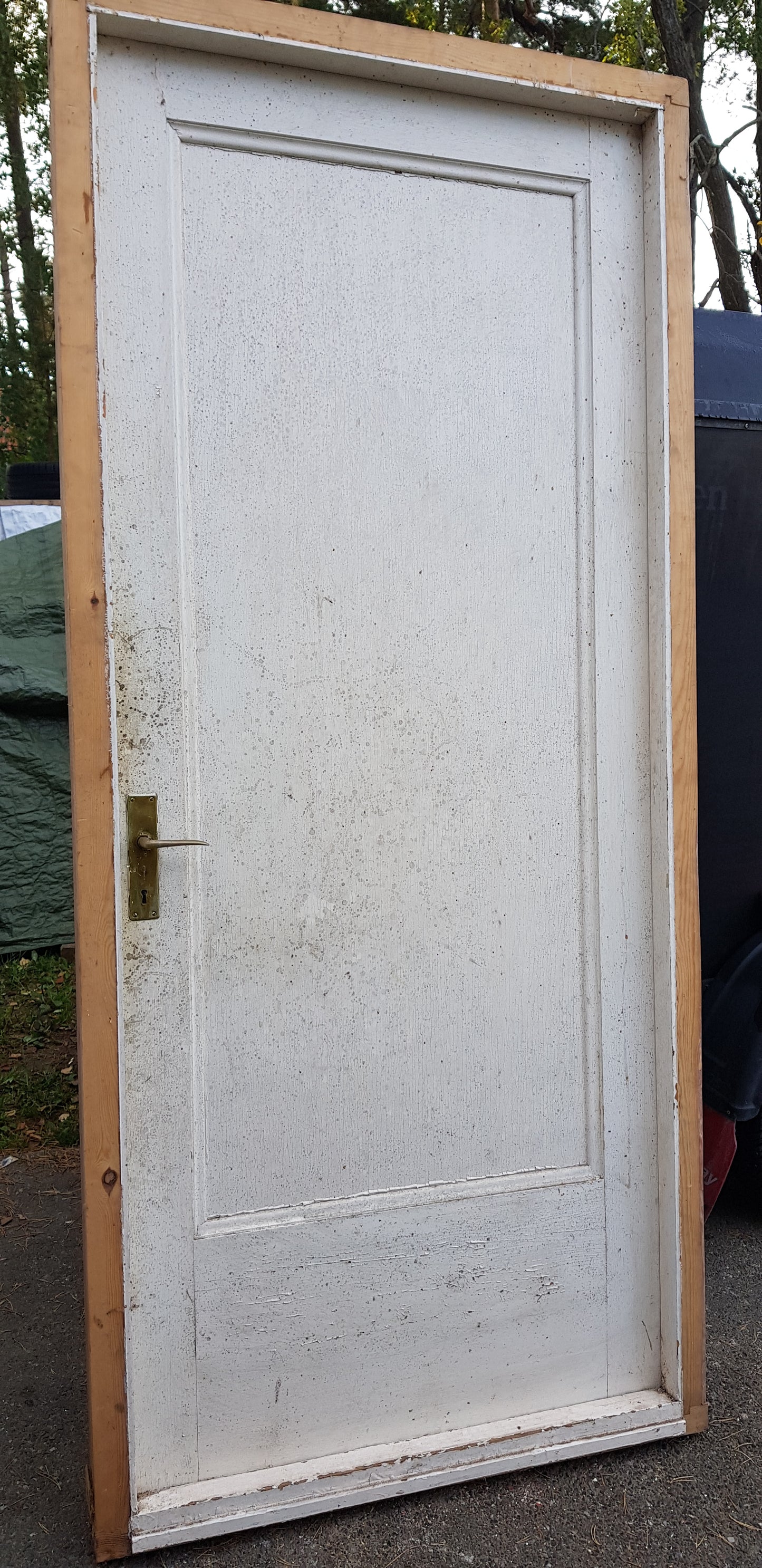 ARTIKELNUMMER 198  Vänsterhäng ytterdörr   Mått: B 98 H 219 D 10 pris 2500 kr