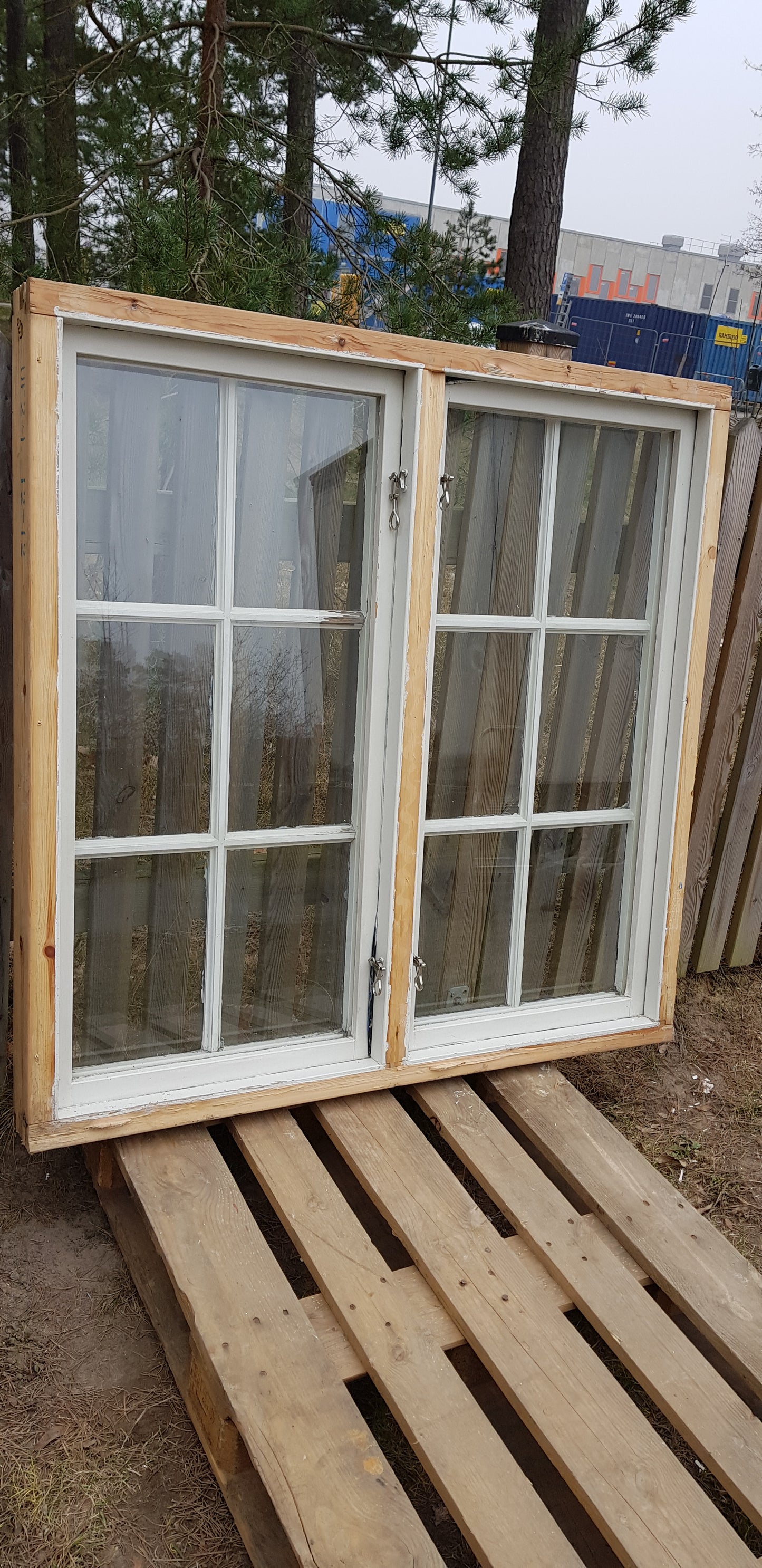 Art 02D 4st B118.5 H118.5 D10.5 kopplade med äkta spröjs 4000 kr per st.