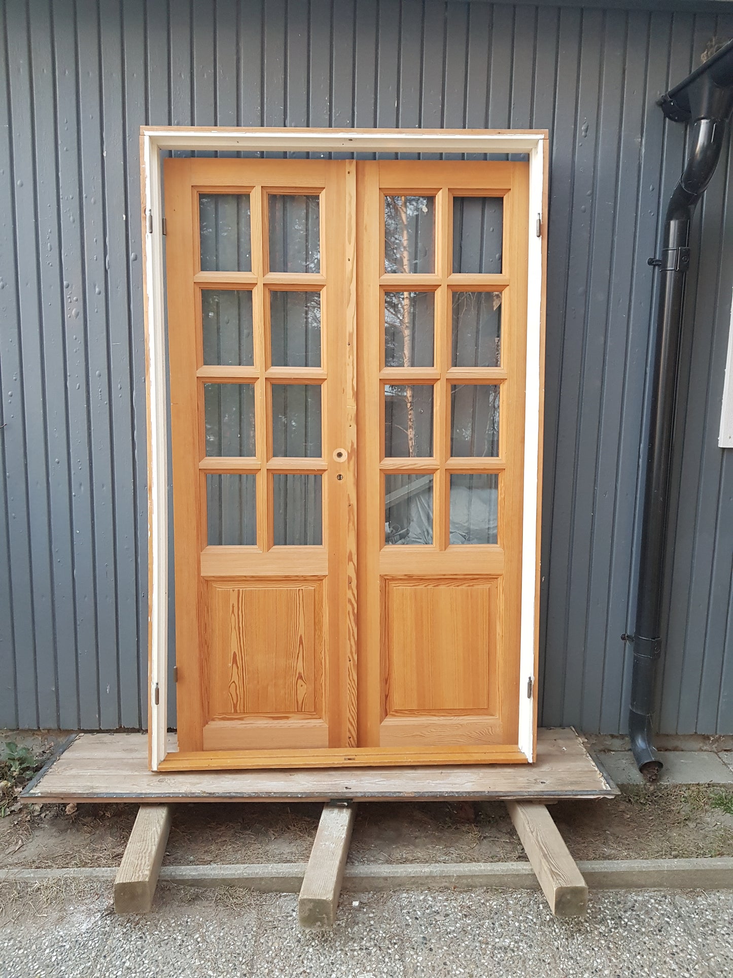 Art 855 b130 h210 d9.5 pris 9000 med karm inomhus