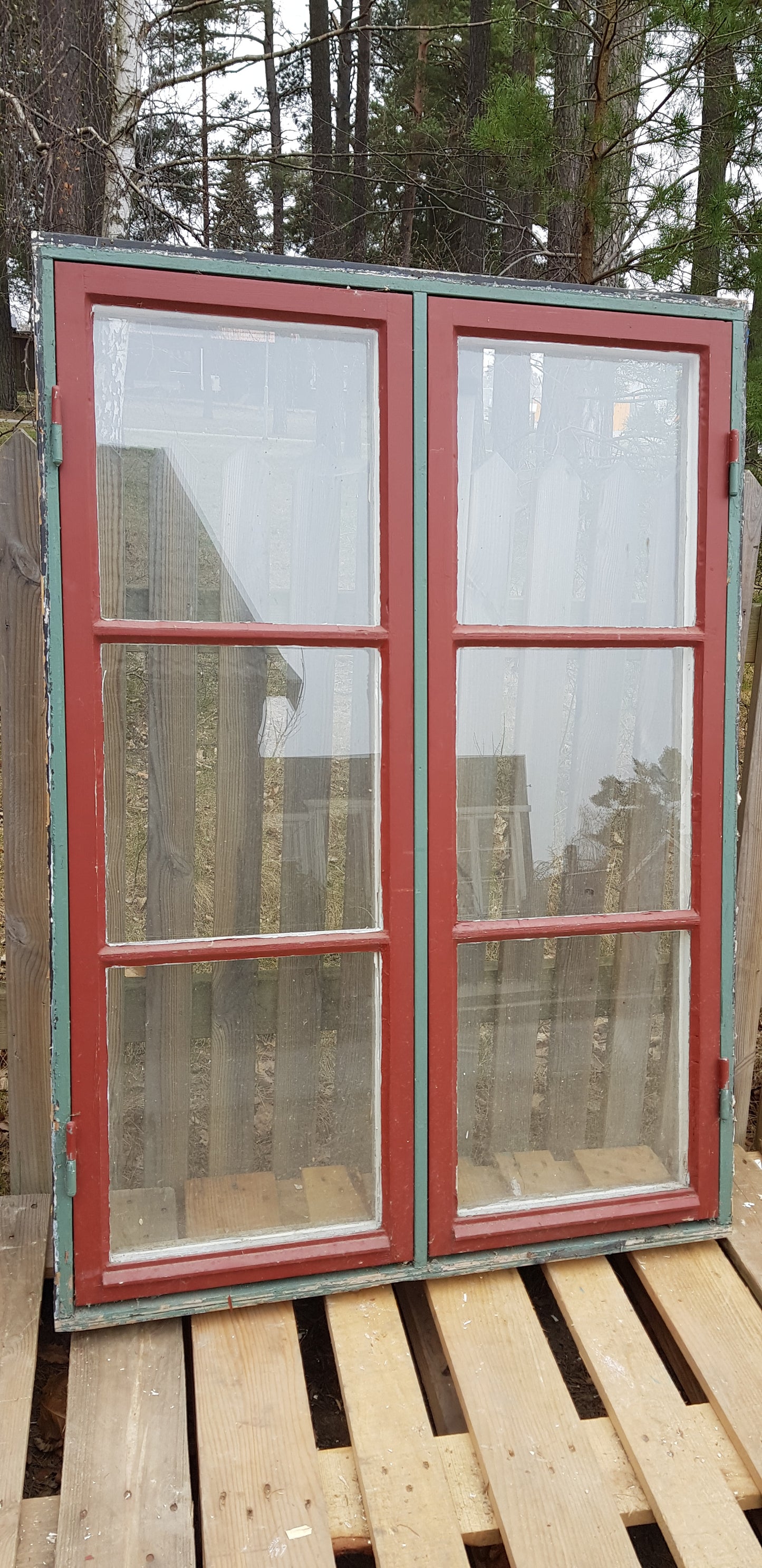 Art 02B 1st B98.5 H138.5 D10.5 kopplade med äkta spröjs 4500 kr