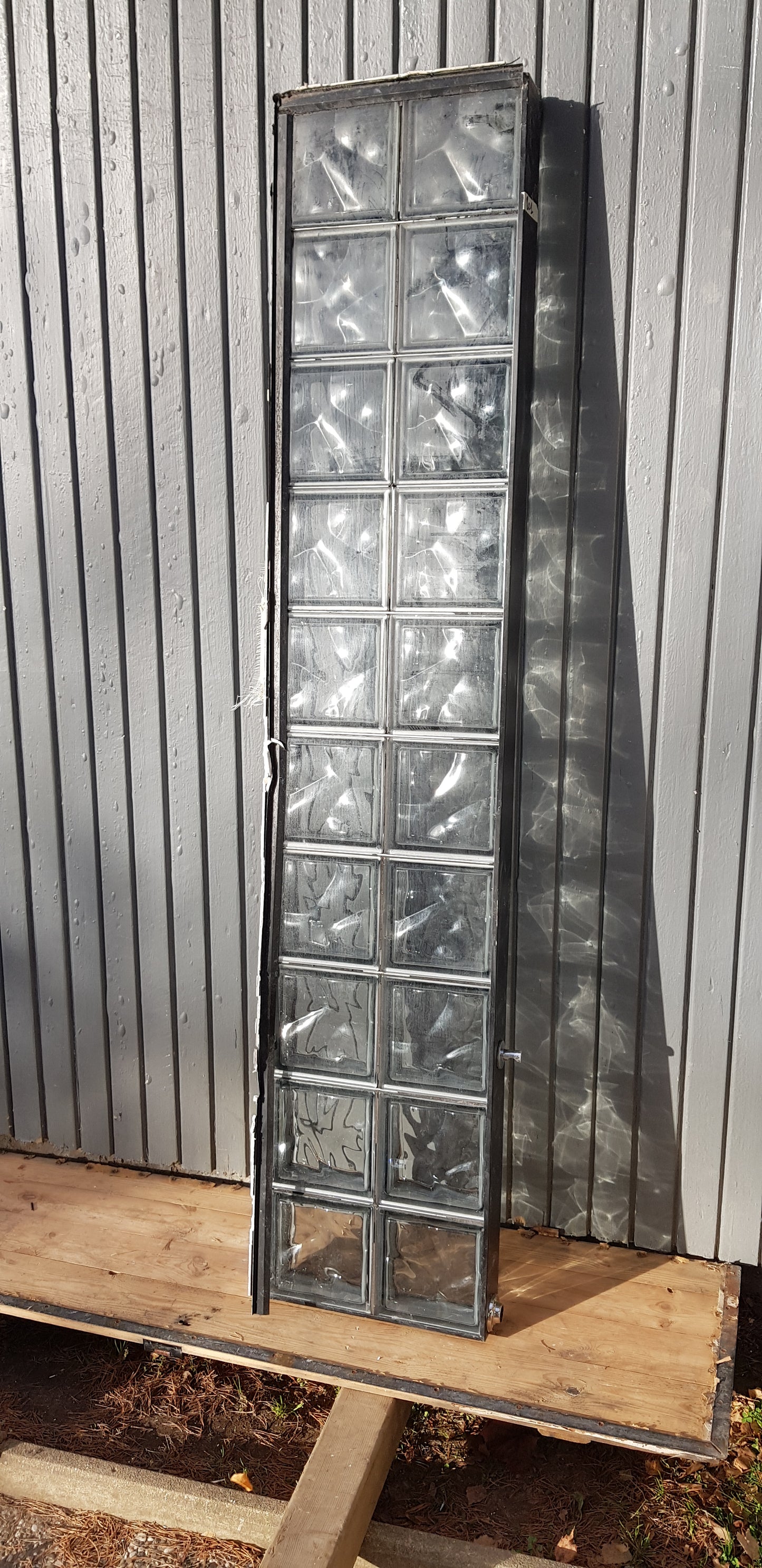 ART 801 B40 H193 D8.5 3GLAS BLOCK 1000 KR en spricka på ena block