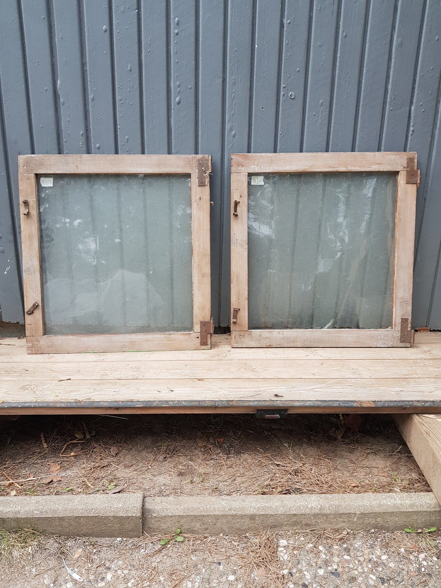Art 01P 2st B53 H56 D2 munblåsta 650 kr per st