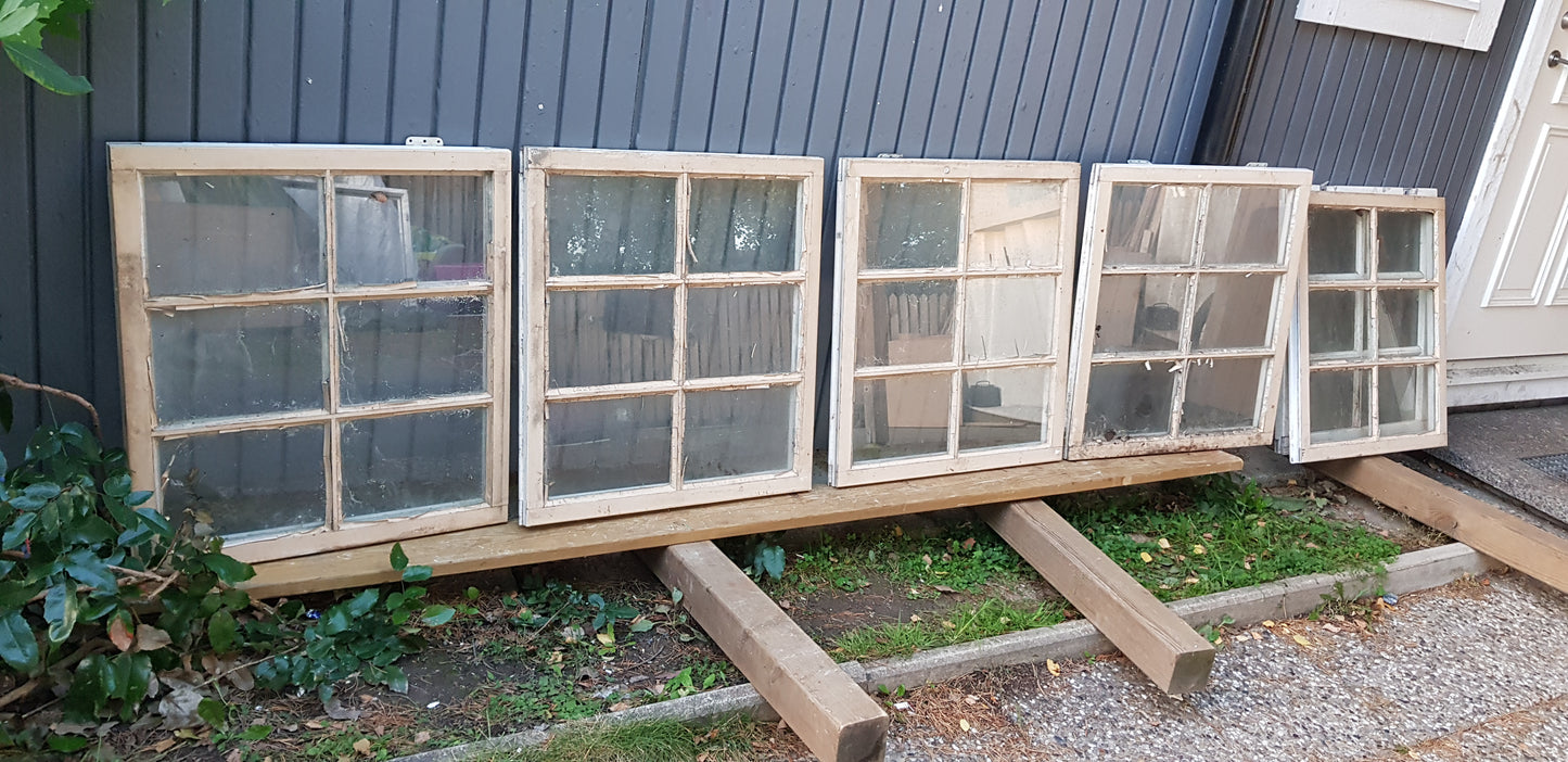 ARTIKELNUMMER 64  2st. b63 h71.5. pris 950 st
