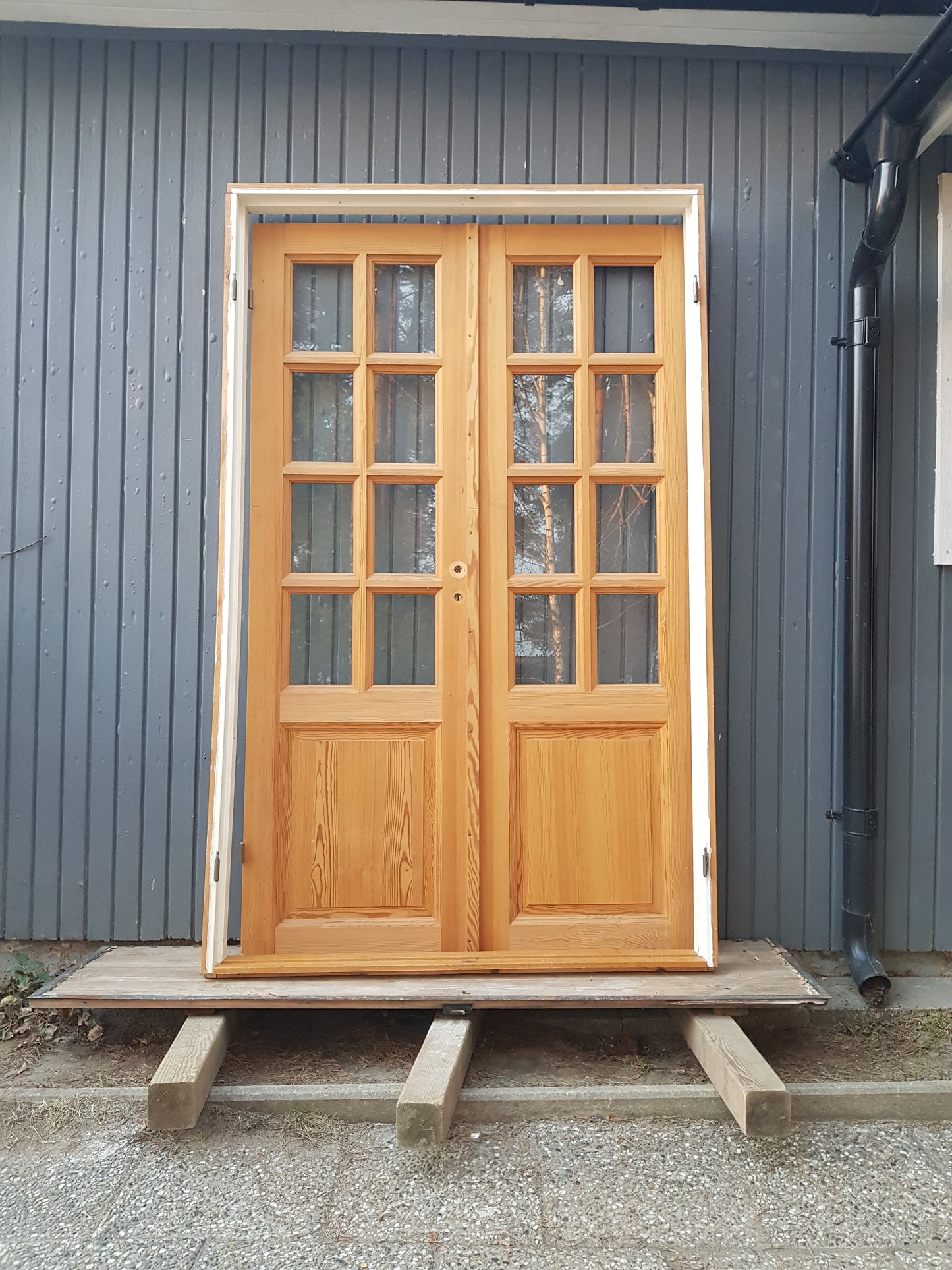 Art 855 b130 h210 d9.5 pris 9000 med karm inomhus