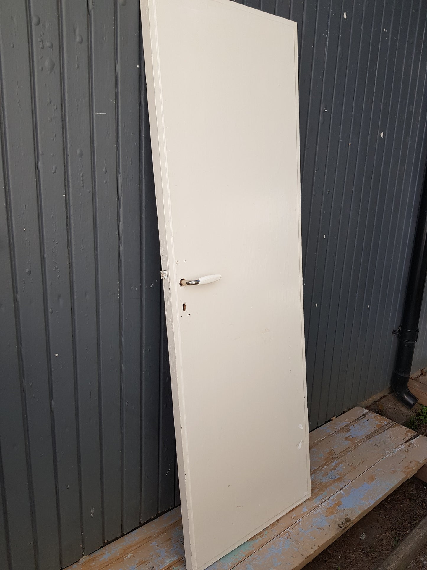 Art 03G1 B60 H180 D4 PRIS 2500 KR utan karm