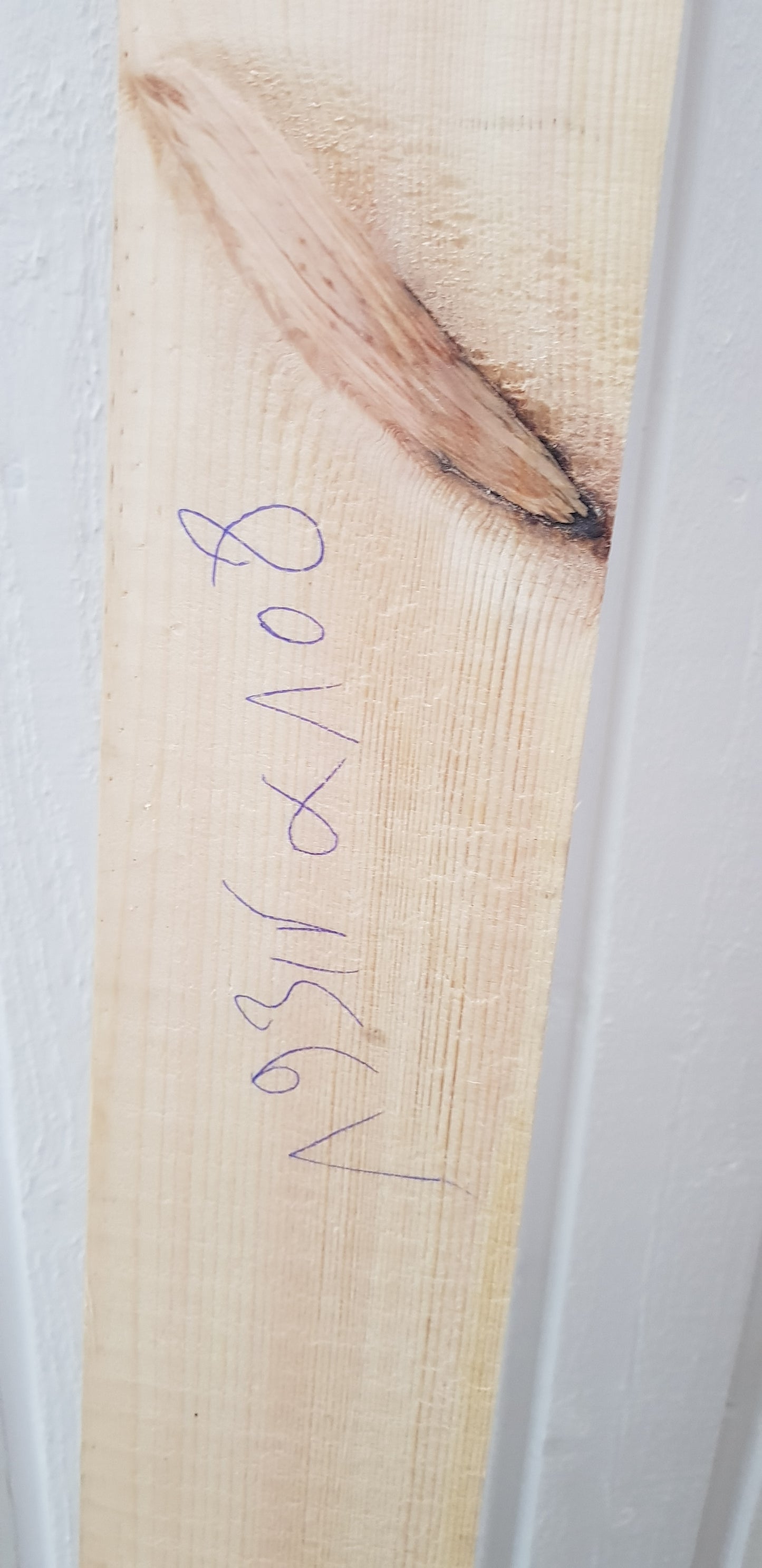 *Härlig och fin Antik pardörr komplett med nytillverkad karm Mått utan karm Bredd 49+59 cm Höjd 194 cm Djup dörrblad 4.5 cm Mått med karm: Bredd 118 cm Höjd 204 cm Djup 10 cm Pris pardörr: 9000 kr Pris nytillverkad karm: 1500 kr ARTIKELNUMMER 192