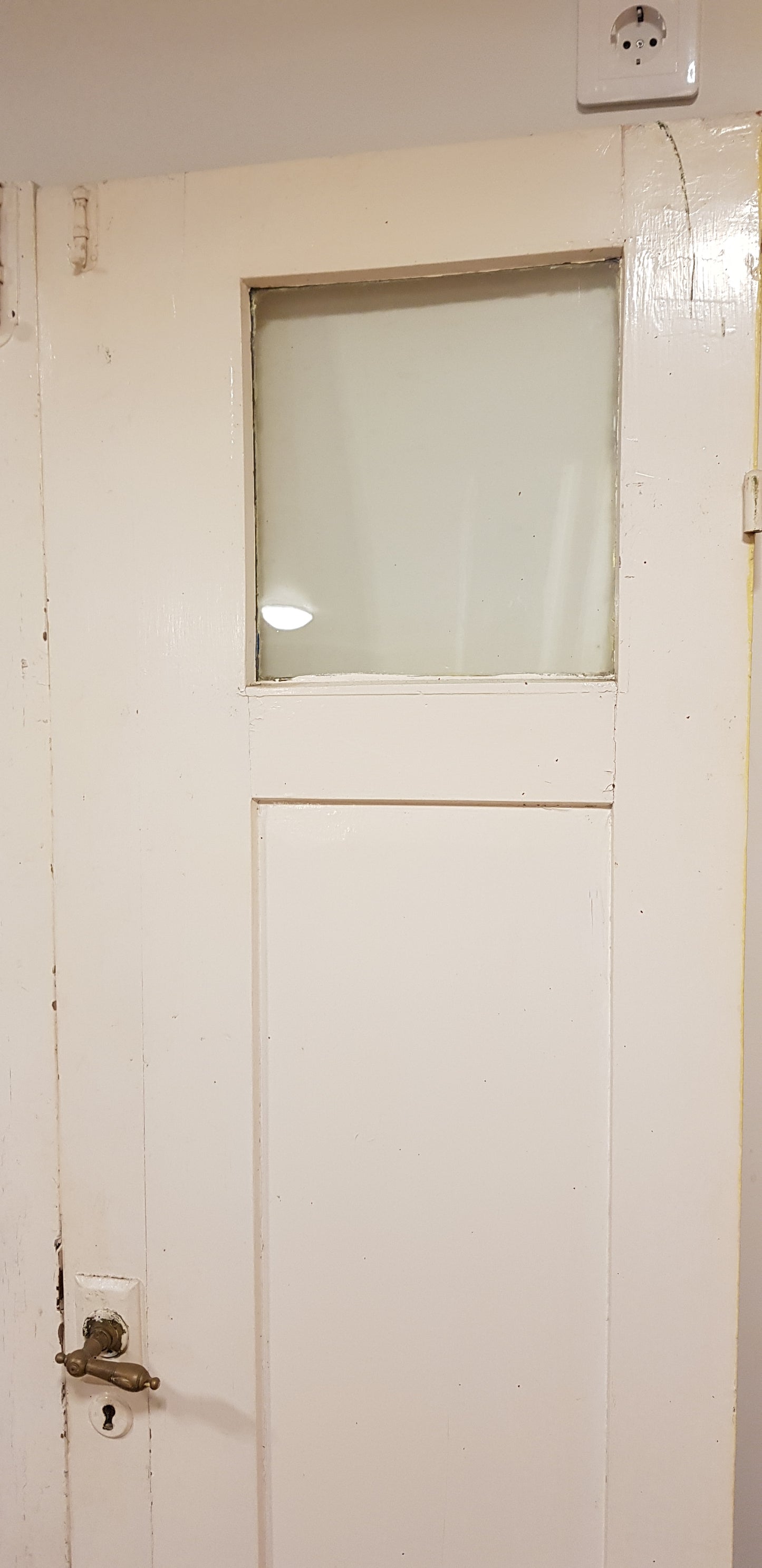 *Härlig och fin Antik pardörr komplett med nytillverkad karm Mått utan karm Bredd 47+56 cm Höjd 183 cm Djup dörrblad 3 cm Mått med karm: Bredd 112.5 cm Höjd 193.5 cm Djup 10 cm Pris pardörr: 9000 kr Pris nytillverkad karm: 1500 kr ARTIKELNUMMER 193