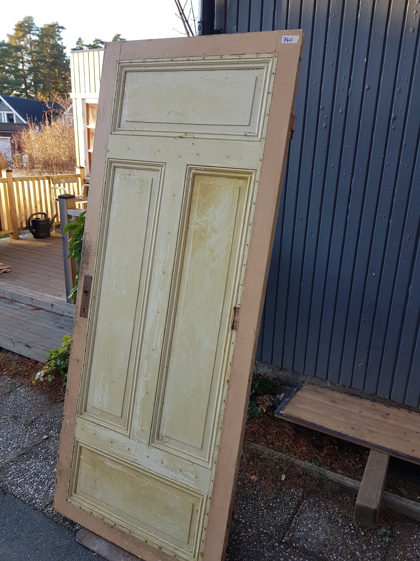 ART 760 B 83.2 H 202 D 3.5 PRIS 2500 KR VÄNSTER